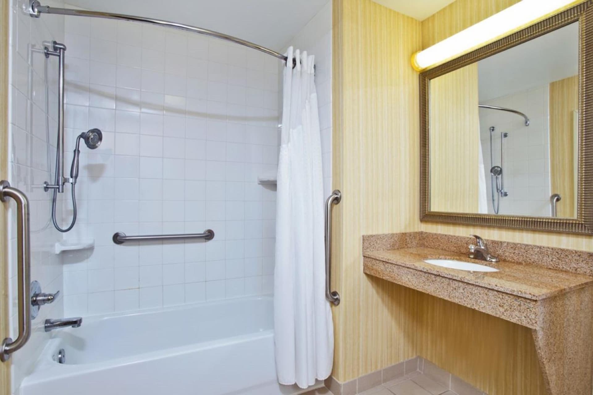 Holiday Inn Express Hotel & Suites Howell by IHG gallery photo in Howell, MI — image 40