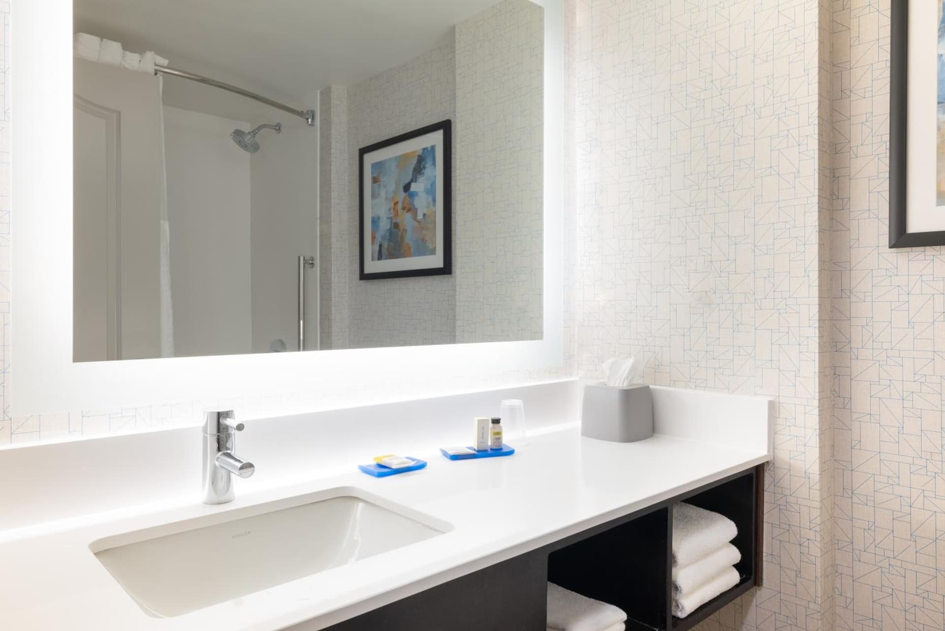 Holiday Inn Express & Suites Boston - Cambridge by IHG gallery photo in Cambridge, MA — image 5