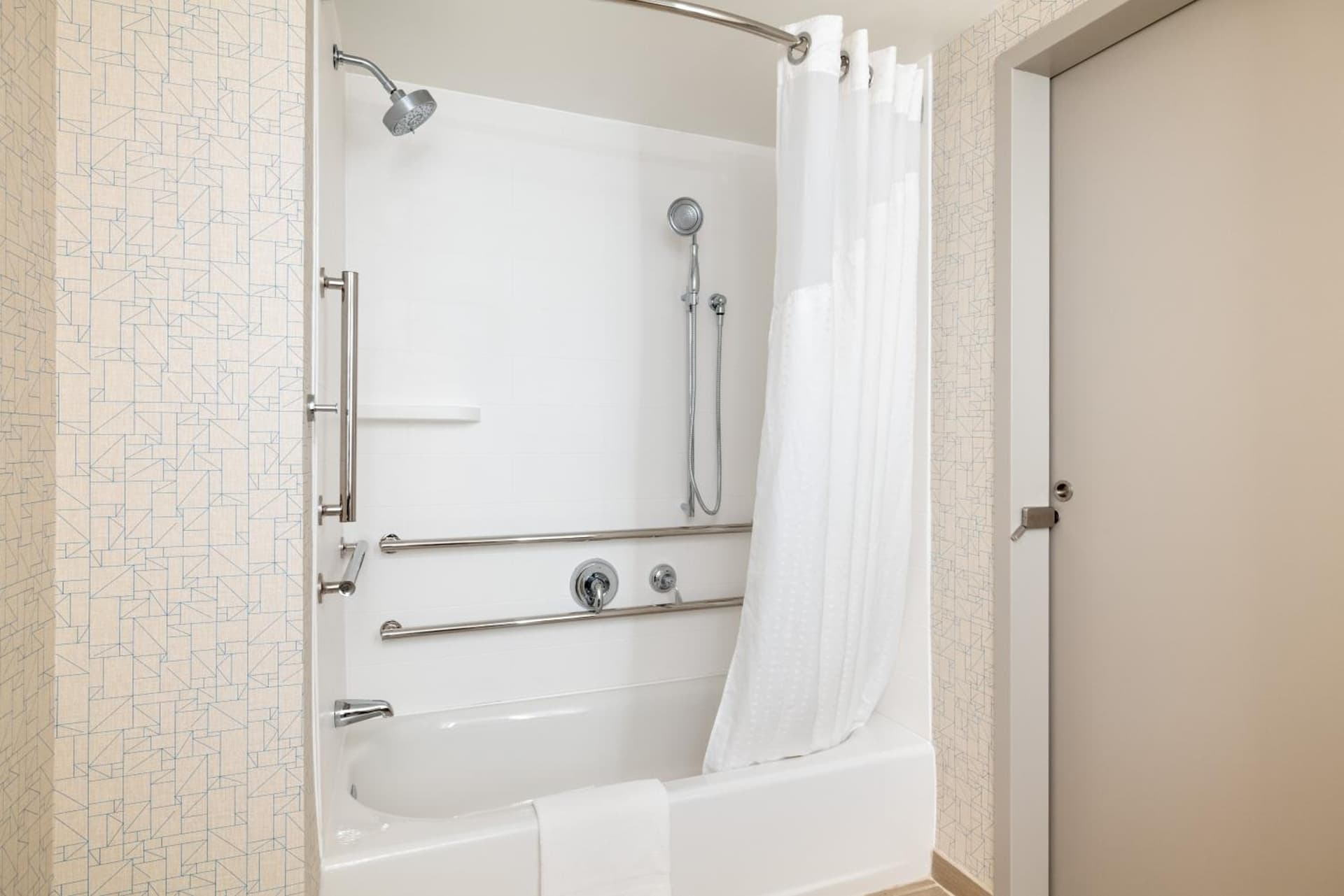 Holiday Inn Express & Suites Boston - Cambridge by IHG gallery photo in Cambridge, MA — image 20