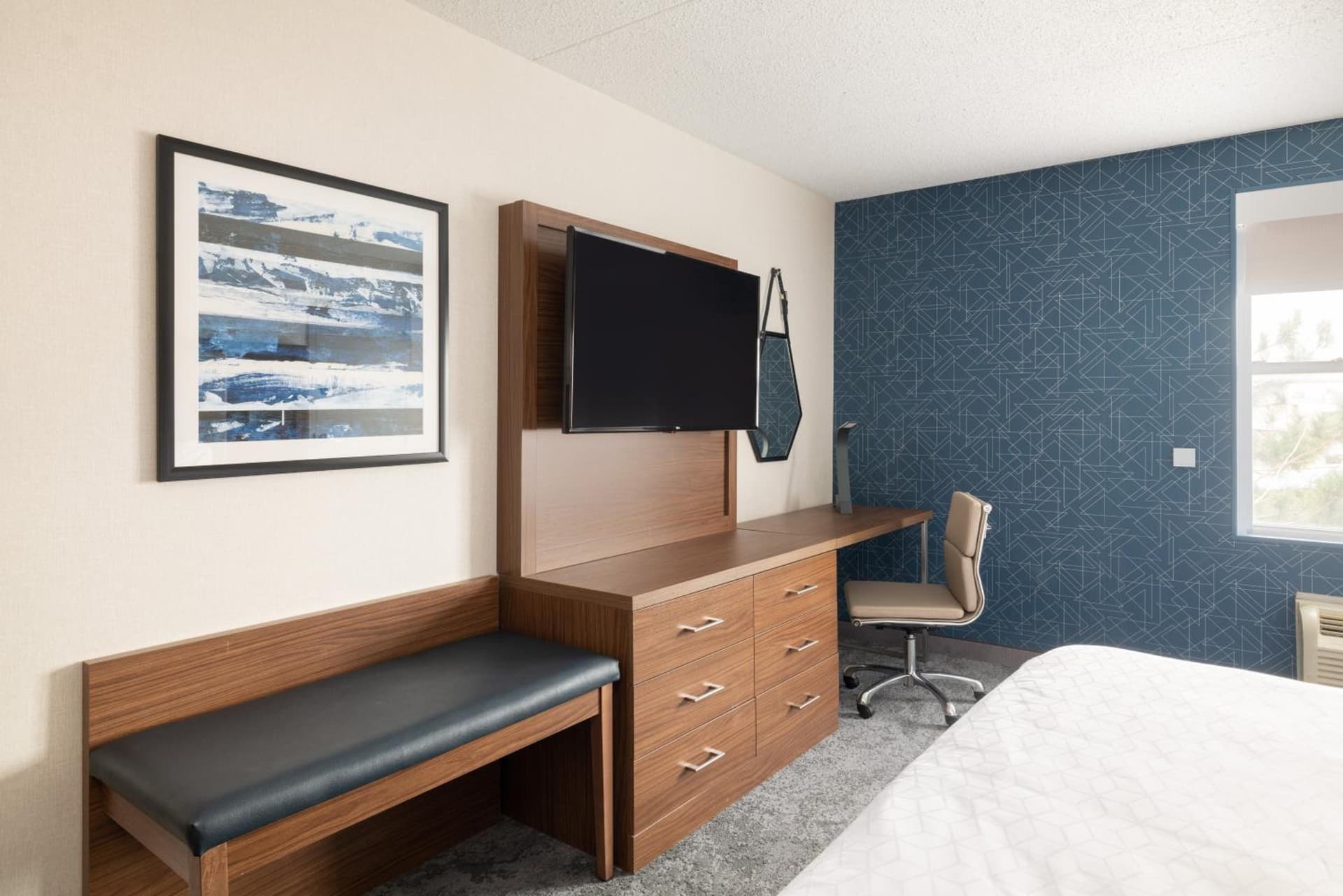 Holiday Inn Express & Suites Boston - Cambridge by IHG gallery photo in Cambridge, MA — image 39