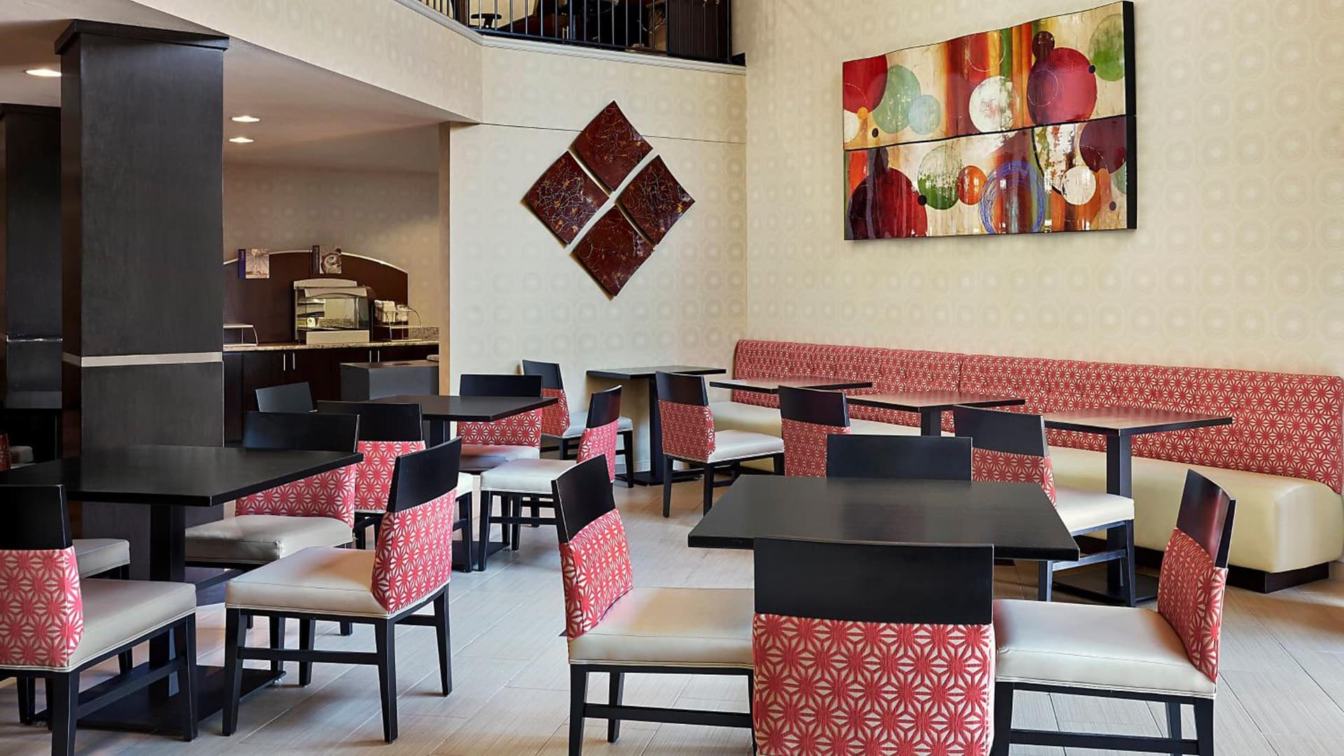 Holiday Inn Express & Suites Naples Downtown - 5th Avenue by IHG gallery photo in Naples, FL — image 8
