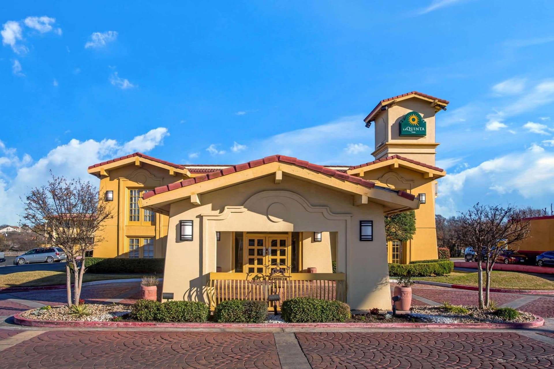 La Quinta Inn by Wyndham Killeen - Fort Hood interior in Killeen, TX — gallery photo 2