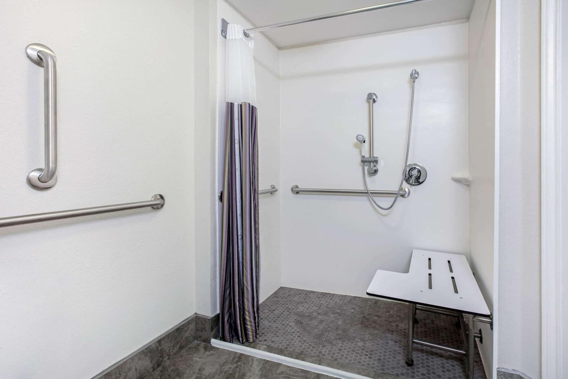 La Quinta by Wyndham Dallas DFW Airport North gallery photo in Irving, TX — image 43
