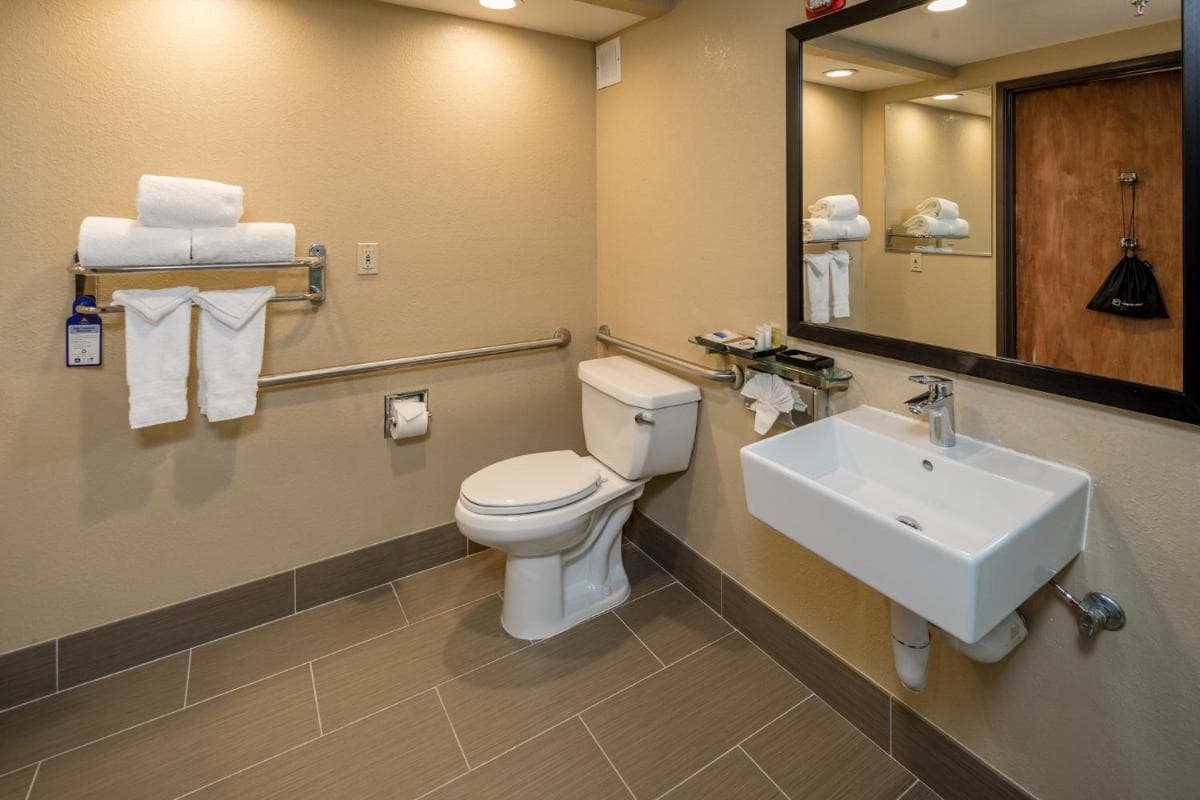 Best Western Airport Inn & Suites Oakland gallery photo in Oakland, CA — image 28