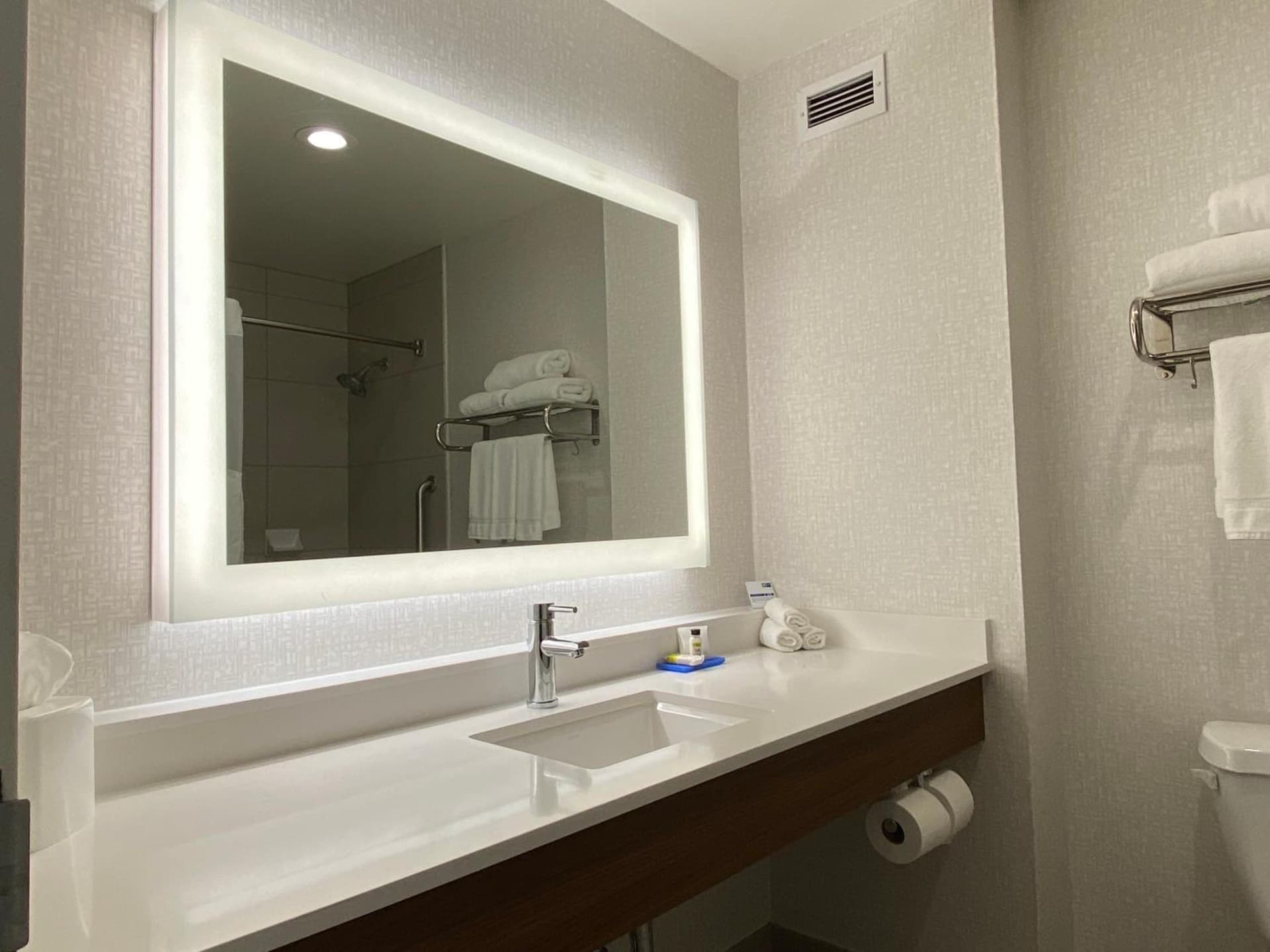 Holiday Inn Express & Suites Beaumont - Oak Valley by IHG gallery photo in Beaumont, CA — image 18