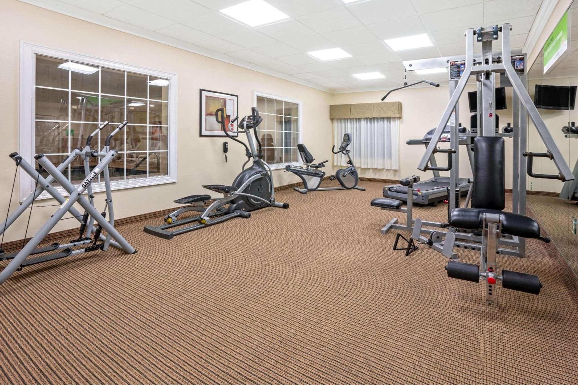 La Quinta by Wyndham Houston - Magnolia gallery photo in The Woodlands, TX — image 43