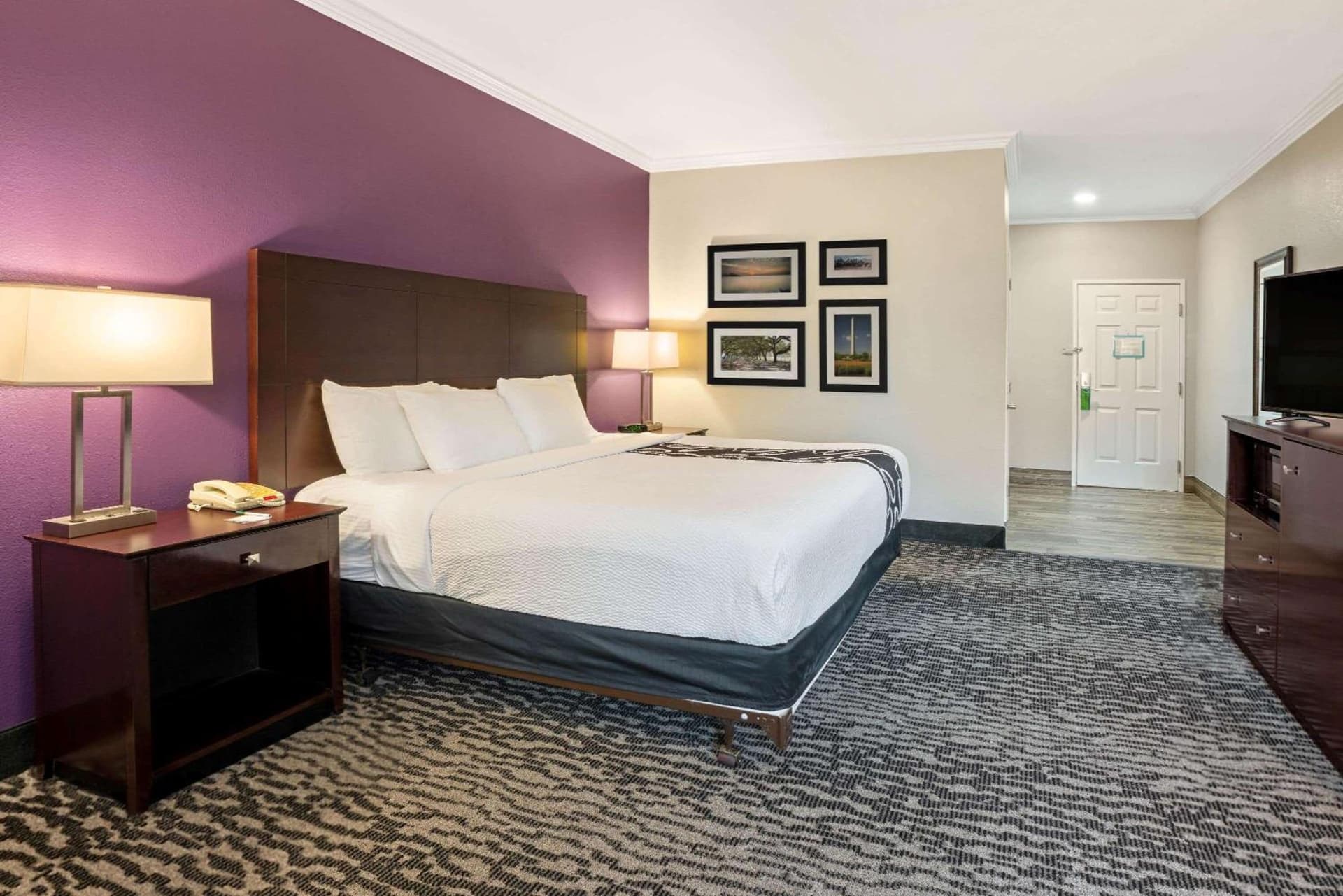 La Quinta by Wyndham Houston - Magnolia gallery photo in The Woodlands, TX — image 18