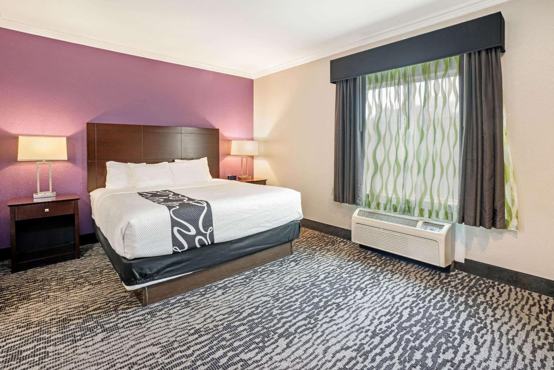 La Quinta by Wyndham Houston - Magnolia gallery photo in The Woodlands, TX — image 26