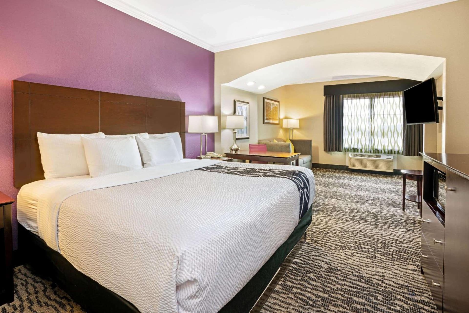 La Quinta by Wyndham Houston - Magnolia gallery photo in The Woodlands, TX — image 8