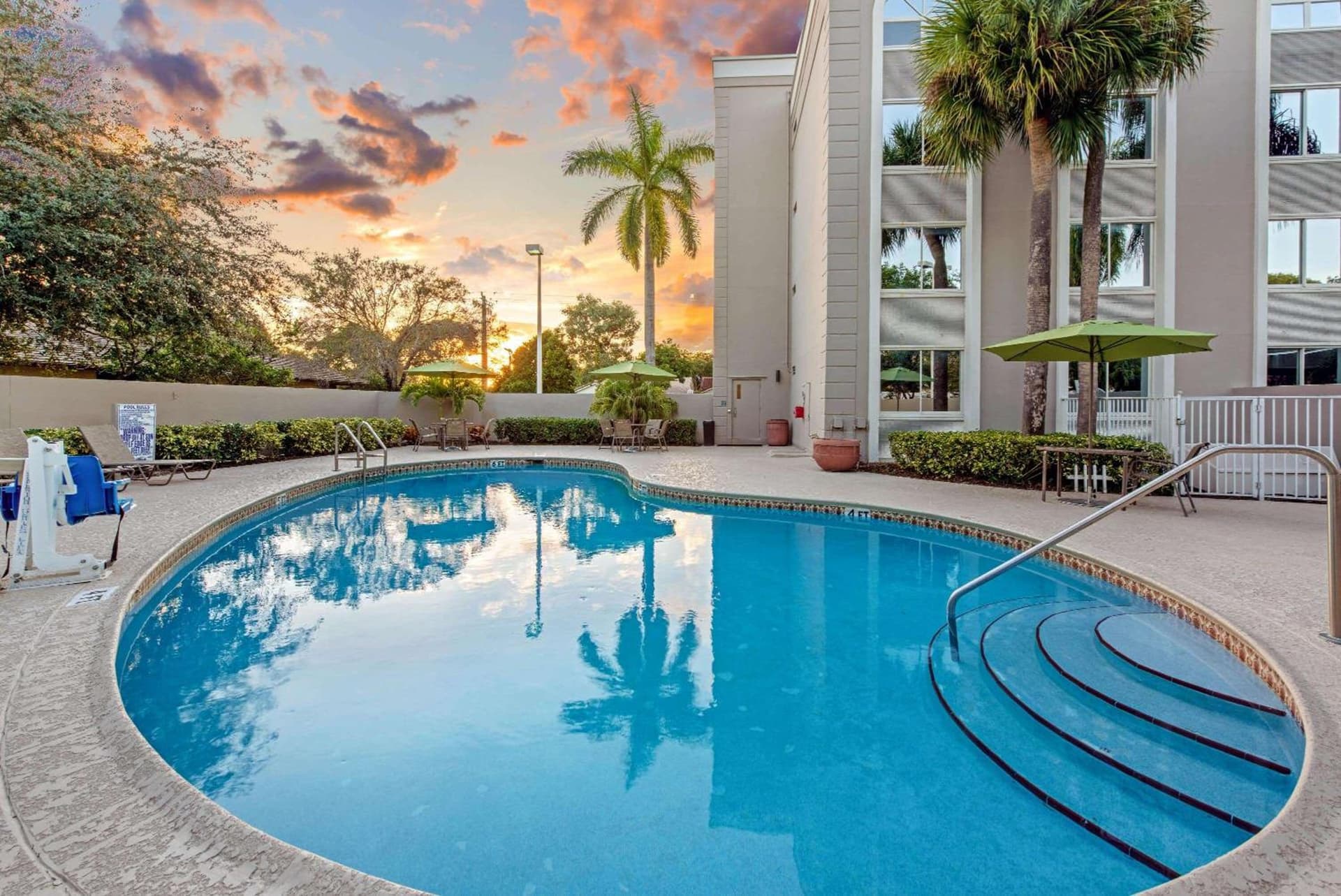 La Quinta by Wyndham Coral Springs South interior in Coral Springs, FL — gallery photo 2