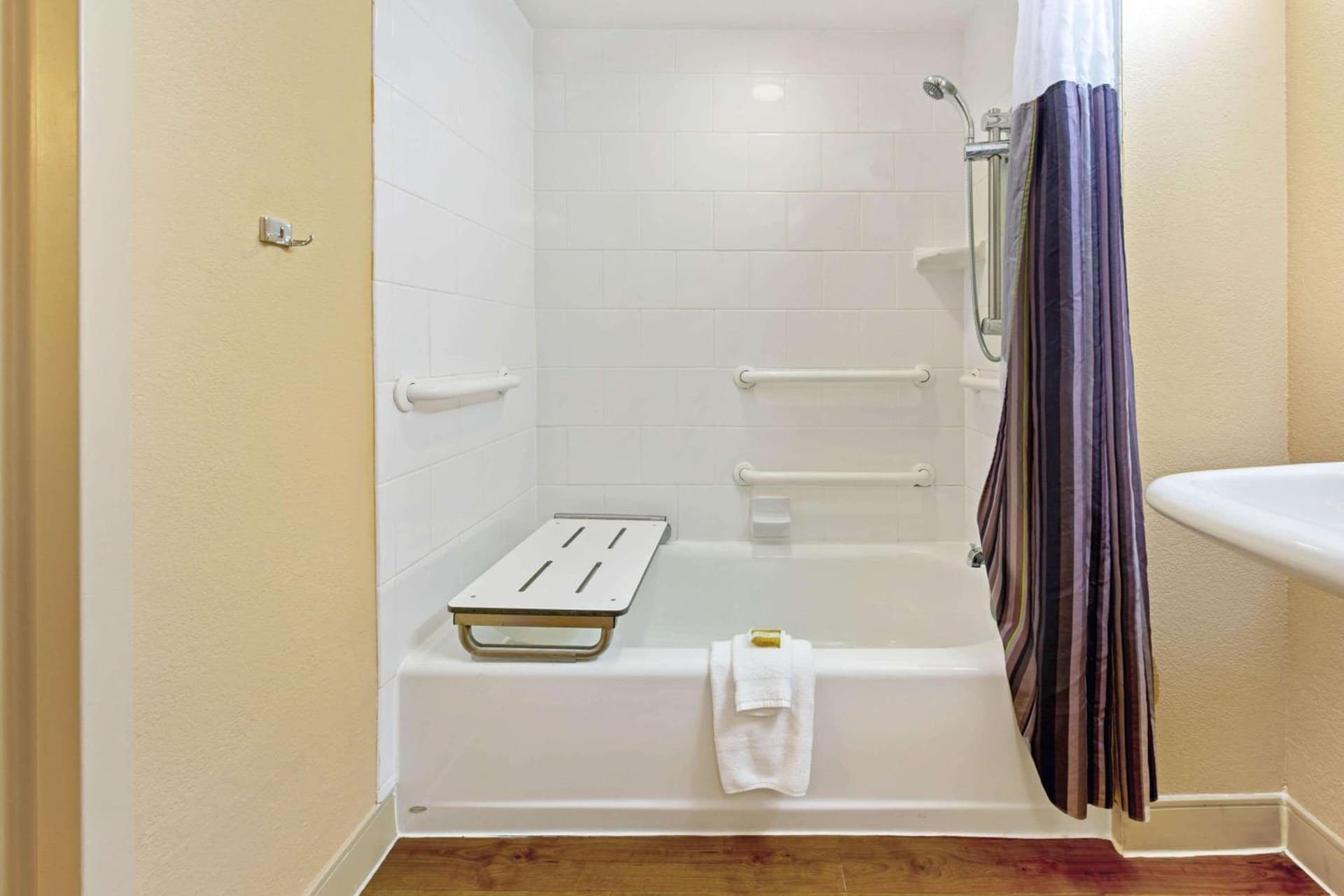 La Quinta by Wyndham Coral Springs South gallery photo in Coral Springs, FL — image 8