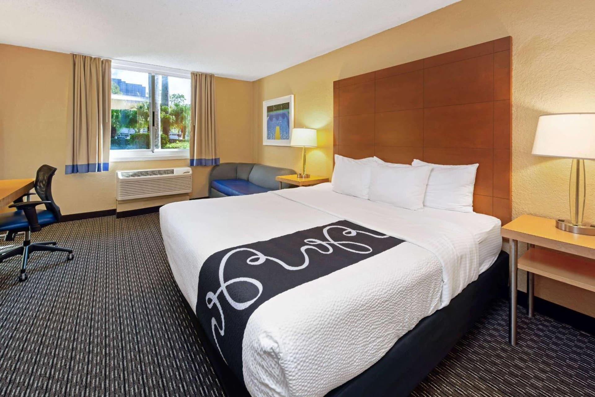 La Quinta by Wyndham Coral Springs South gallery photo in Coral Springs, FL — image 30