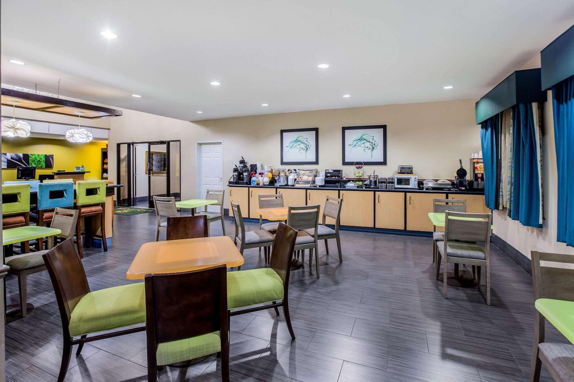 La Quinta by Wyndham Pasadena gallery photo in Pasadena, TX — image 7