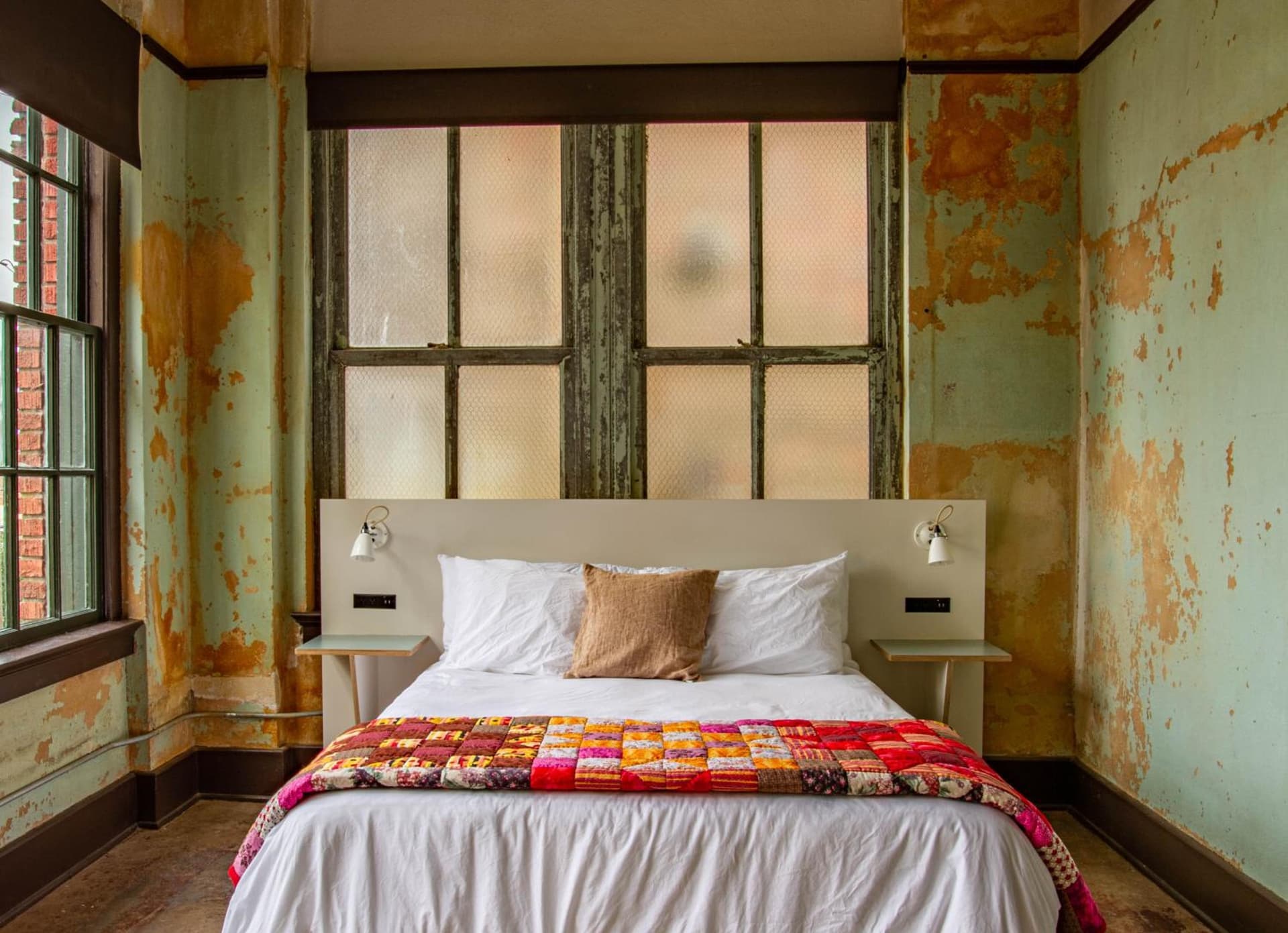 Travelers Hotel interior in Clarksdale, MS — gallery photo 2