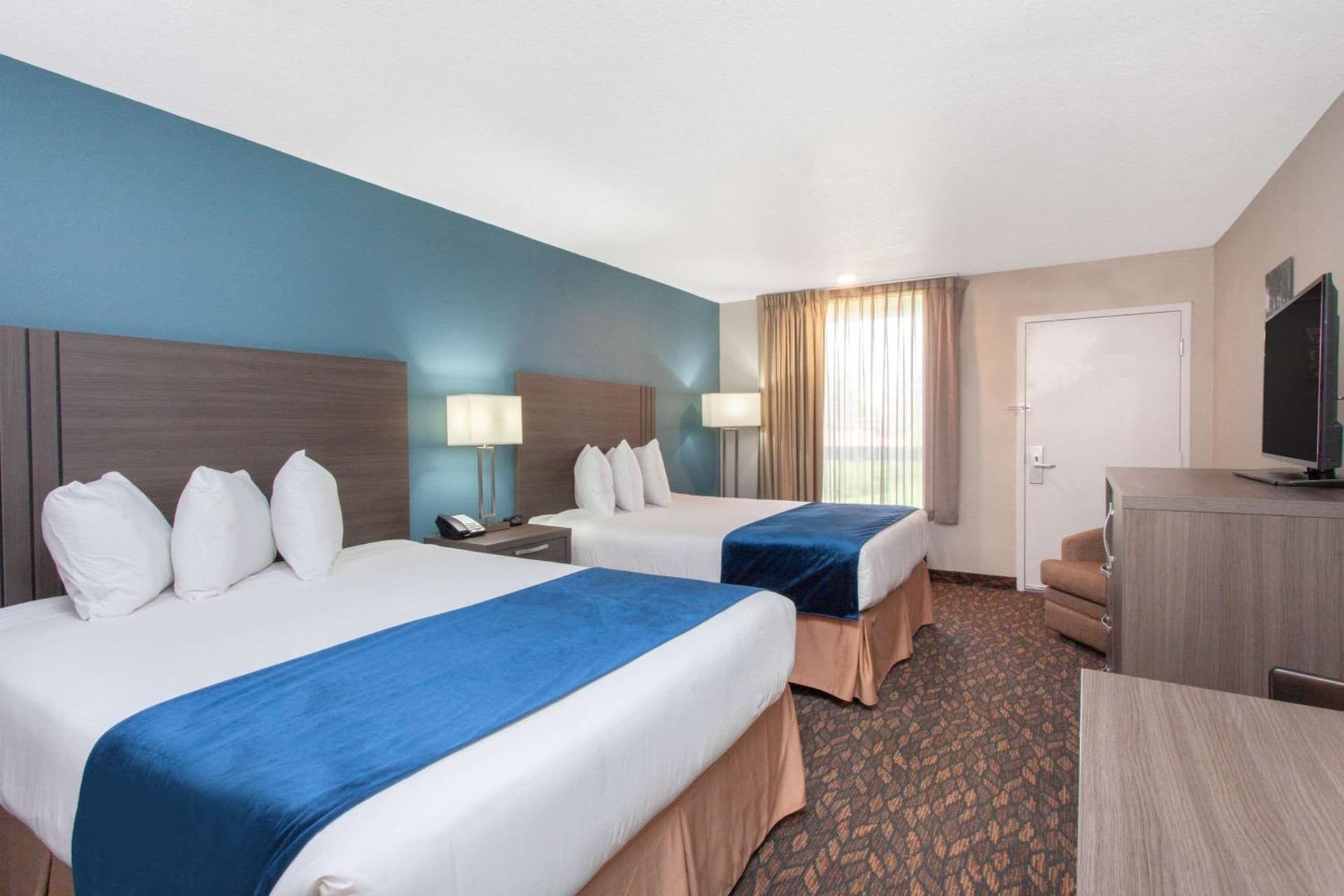 Grand Hotel Orlando at Universal Blvd - Shuttle to Theme Parks property views in Orlando, FL — gallery photo 3