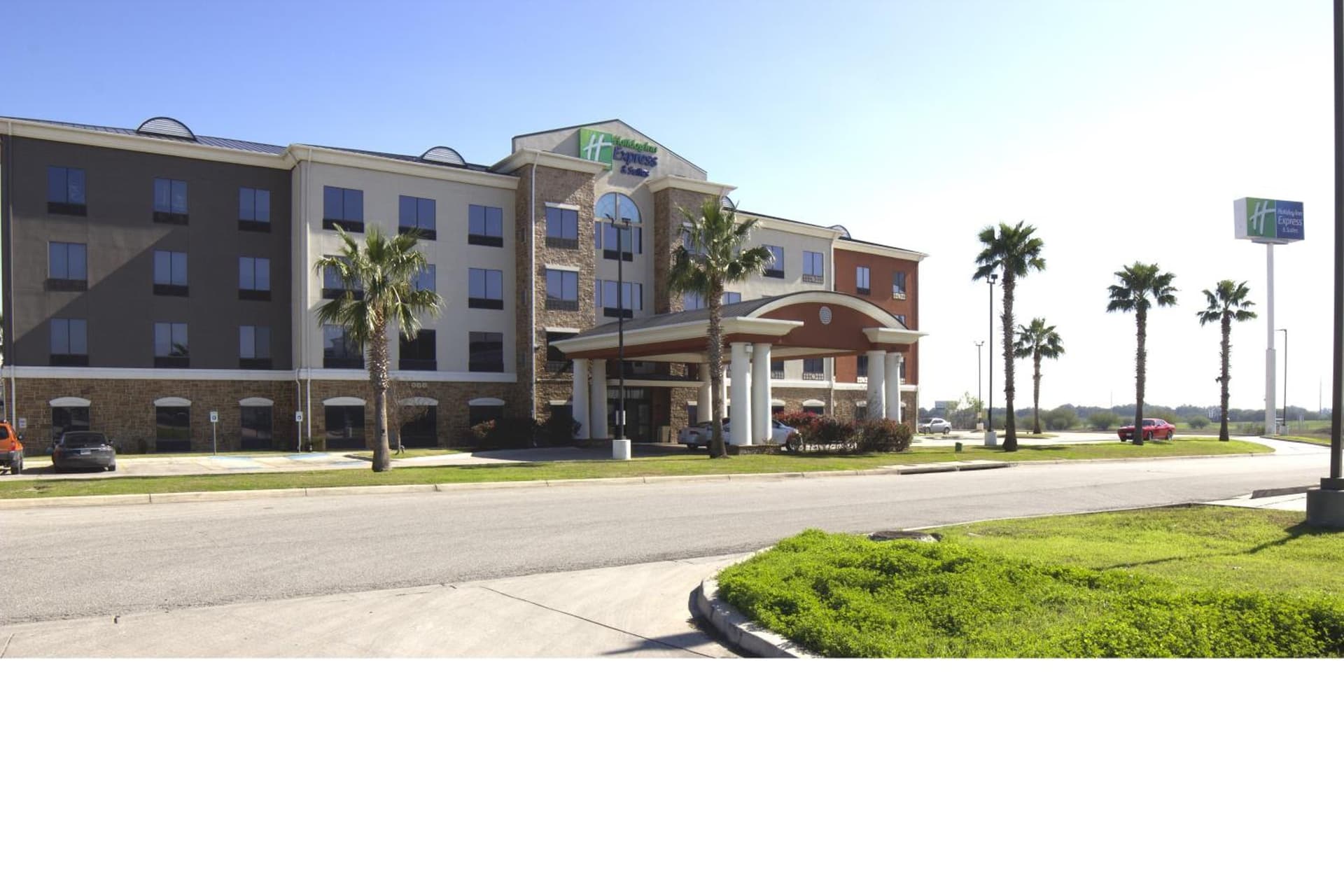 Holiday Inn Express Seguin by IHG featured exterior or lobby in Seguin, TX — similar hotel