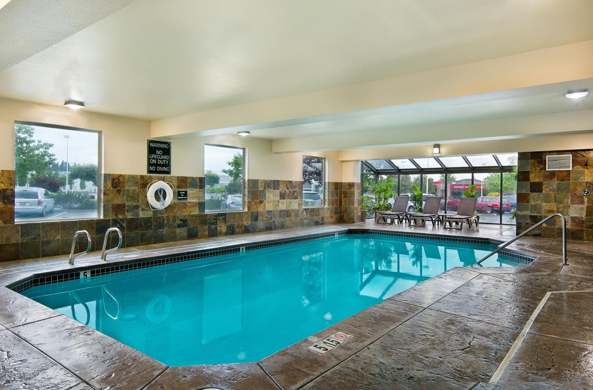 Oxford Suites Spokane Valley interior in Spokane Valley, WA — gallery photo 2