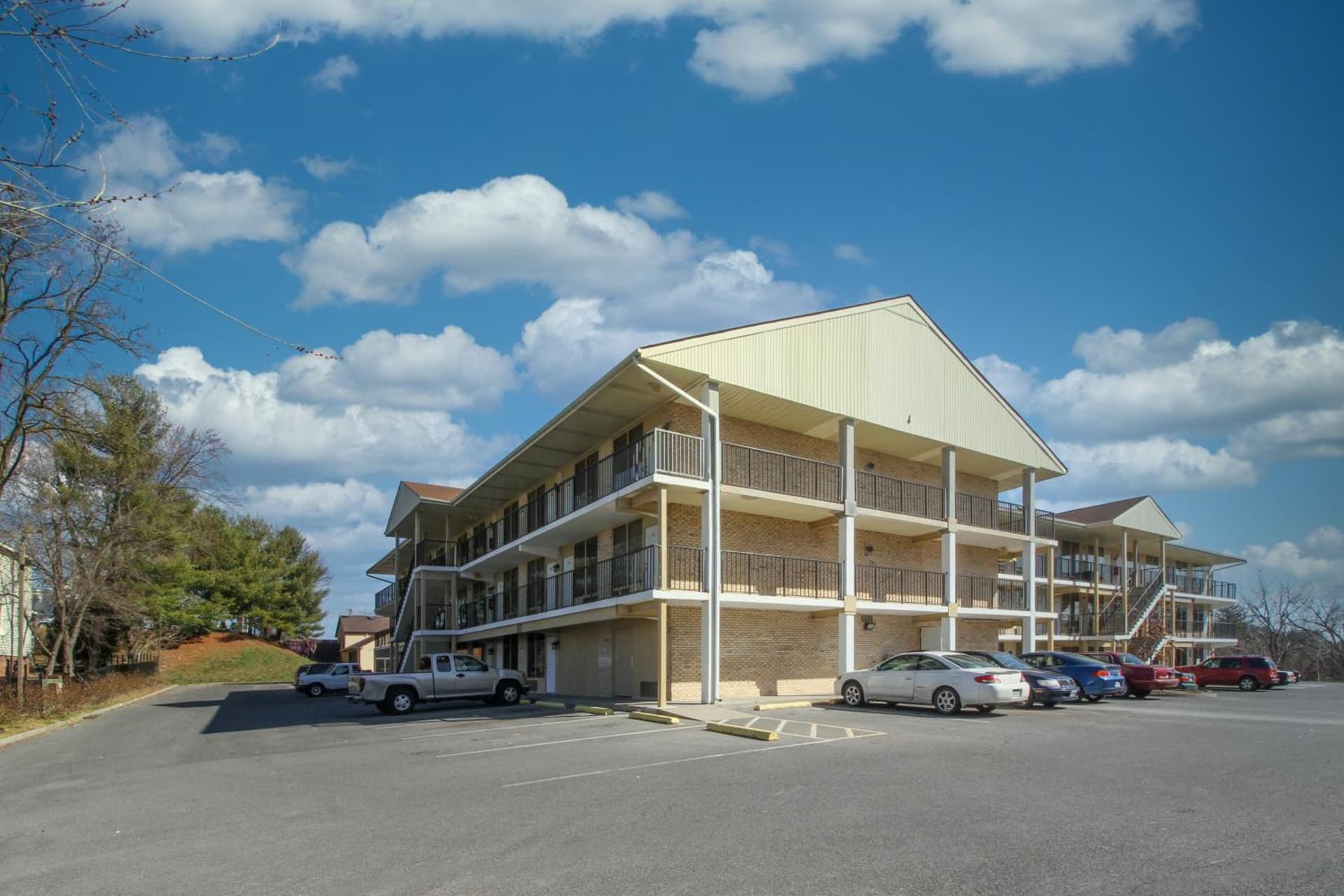 APM Inn and Suites interior in Winchester, VA — gallery photo 2