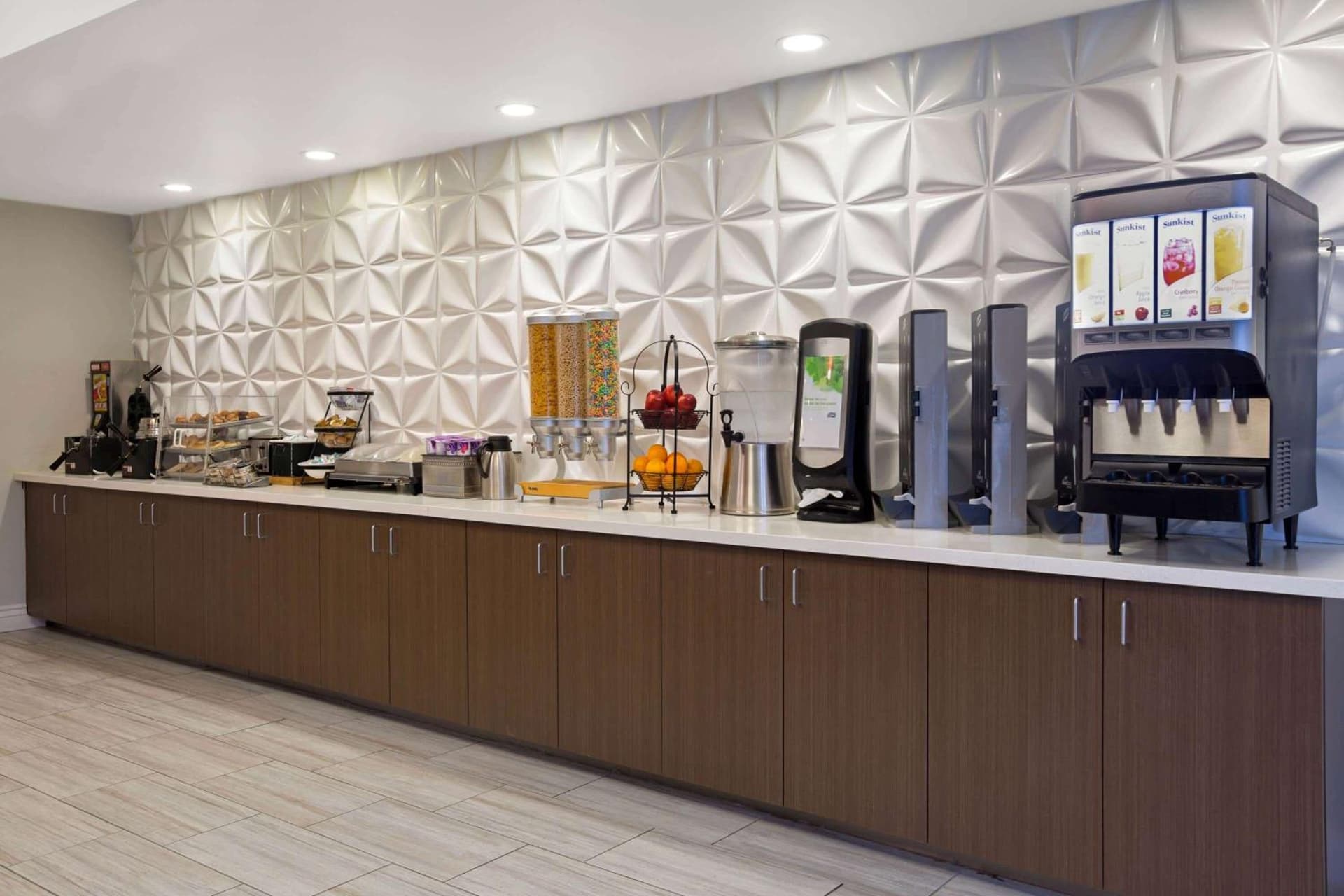 La Quinta by Wyndham Visalia/Sequoia Gateway gallery photo in Visalia, CA — image 69