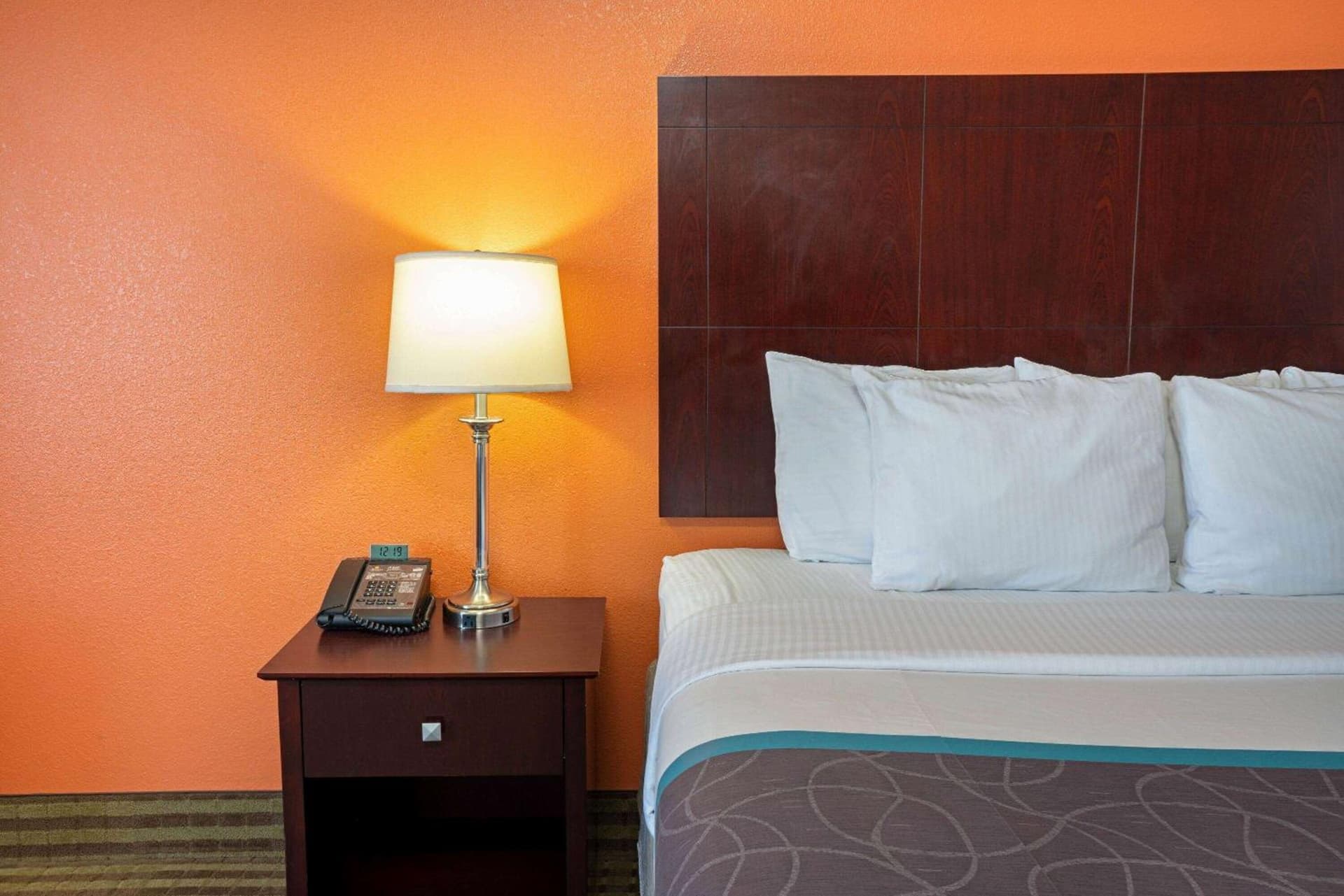 La Quinta by Wyndham Houston IAH Bush Intl Airport E gallery photo in Humble, TX — image 24