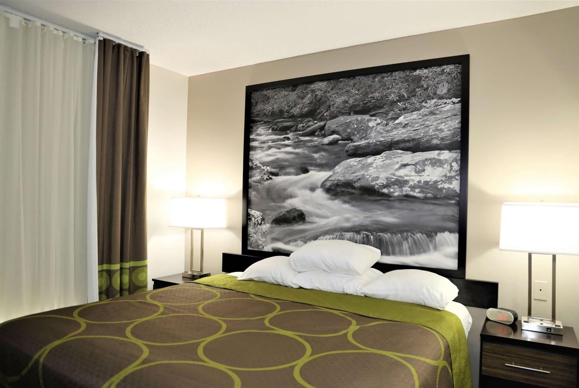 Super 8 by Wyndham High Point/Greensboro gallery photo in High Point, NC — image 37