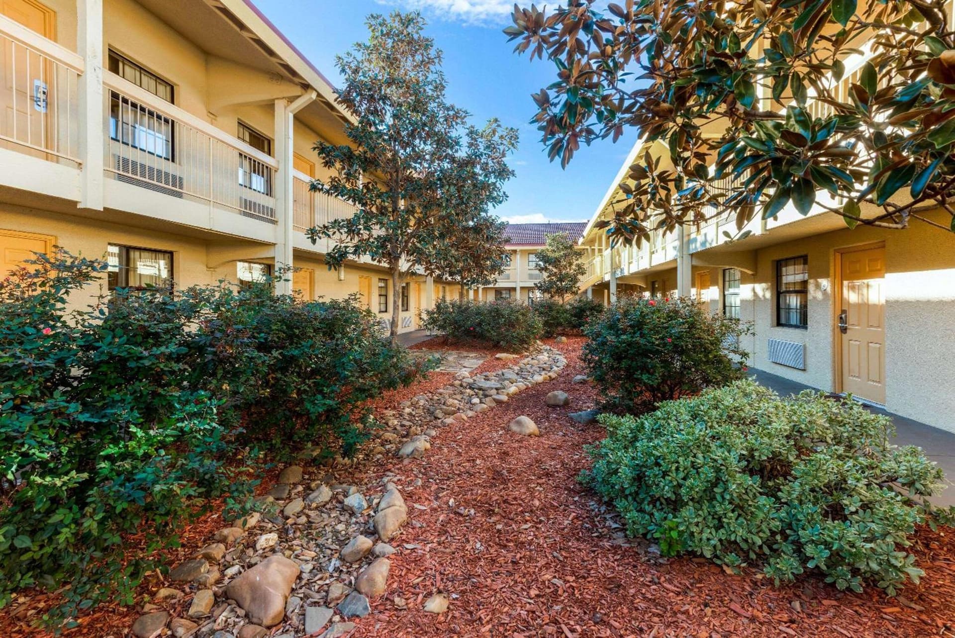 La Quinta Inn by Wyndham Bossier City property views in Bossier City, LA — gallery photo 3