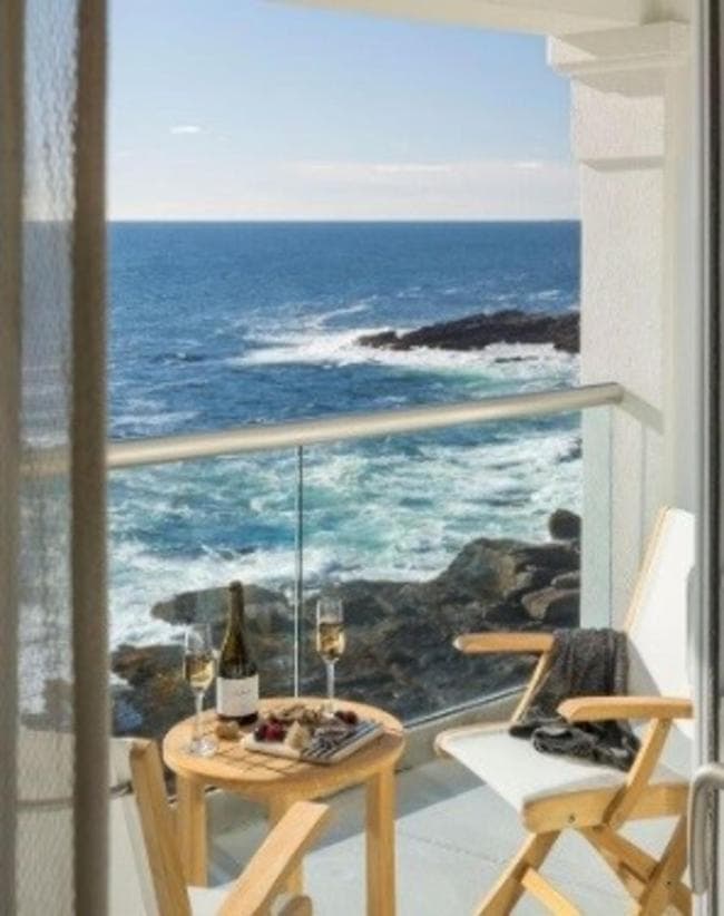 Cliff House Maine interior in Cape Neddick, ME — gallery photo 2