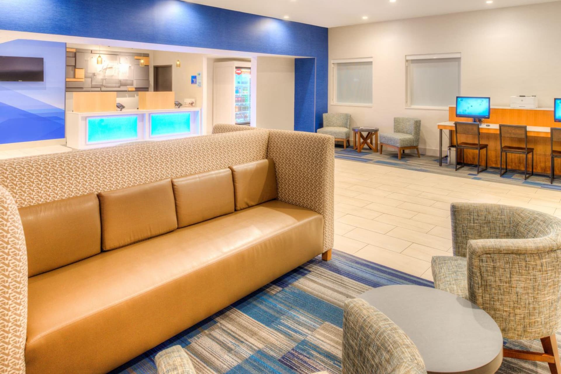 Holiday Inn Express Newberg - Wine Country by IHG gallery photo in Newberg, OR — image 19