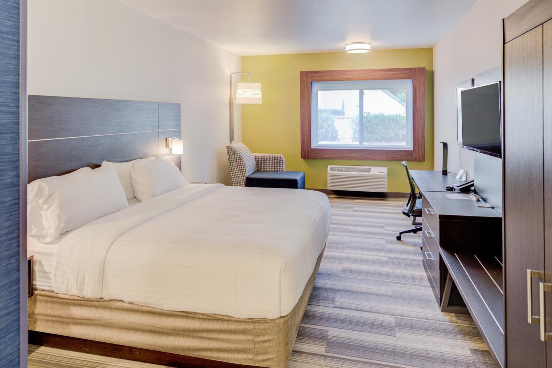 Holiday Inn Express Newberg - Wine Country by IHG gallery photo in Newberg, OR — image 5