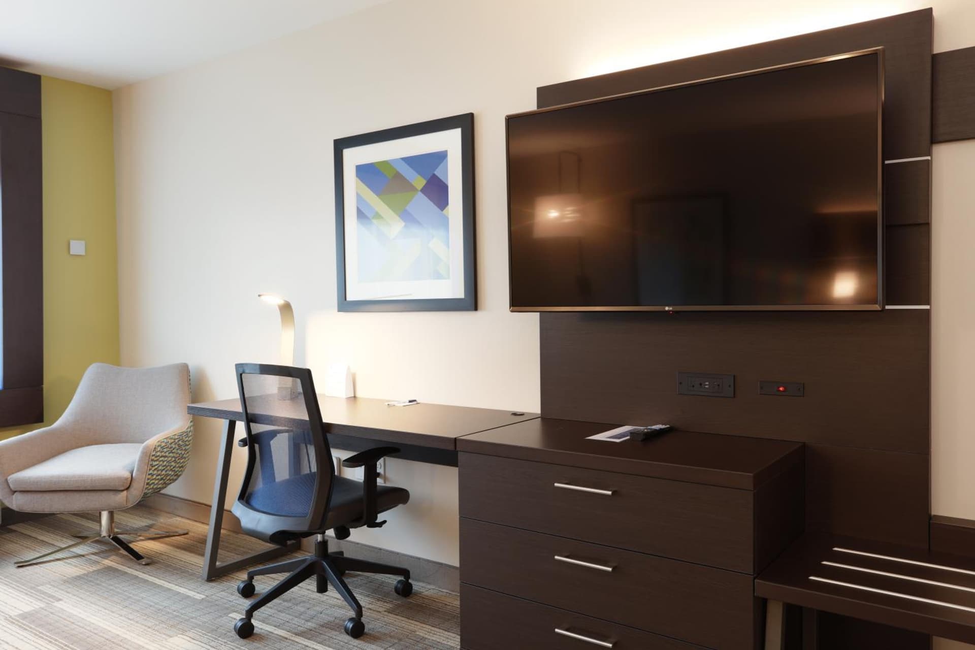 Holiday Inn Express Oneonta by IHG interior in Oneonta, NY — gallery photo 2