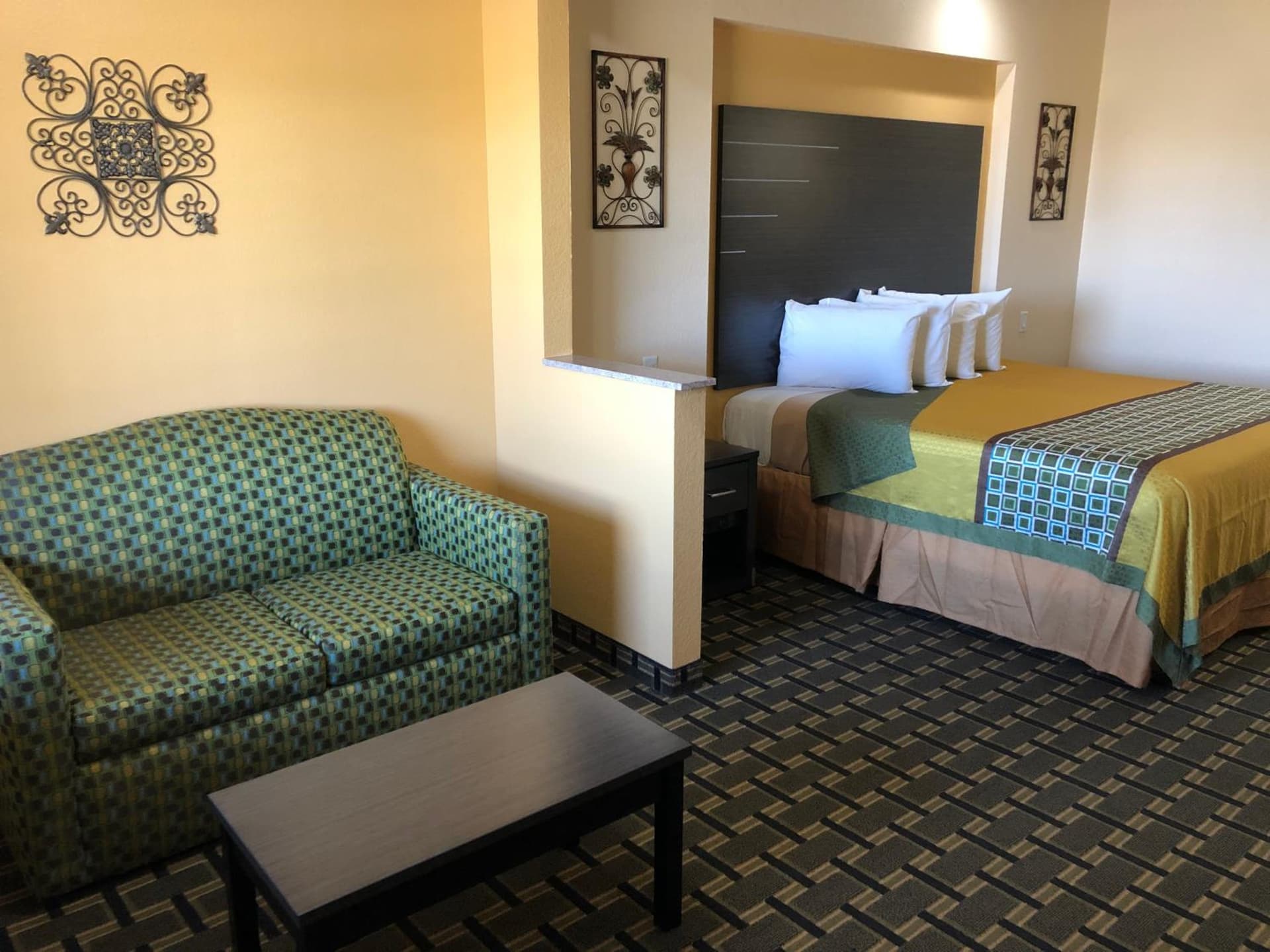 Homegate Inn & Suites West Memphis interior in West Memphis, AR — gallery photo 2