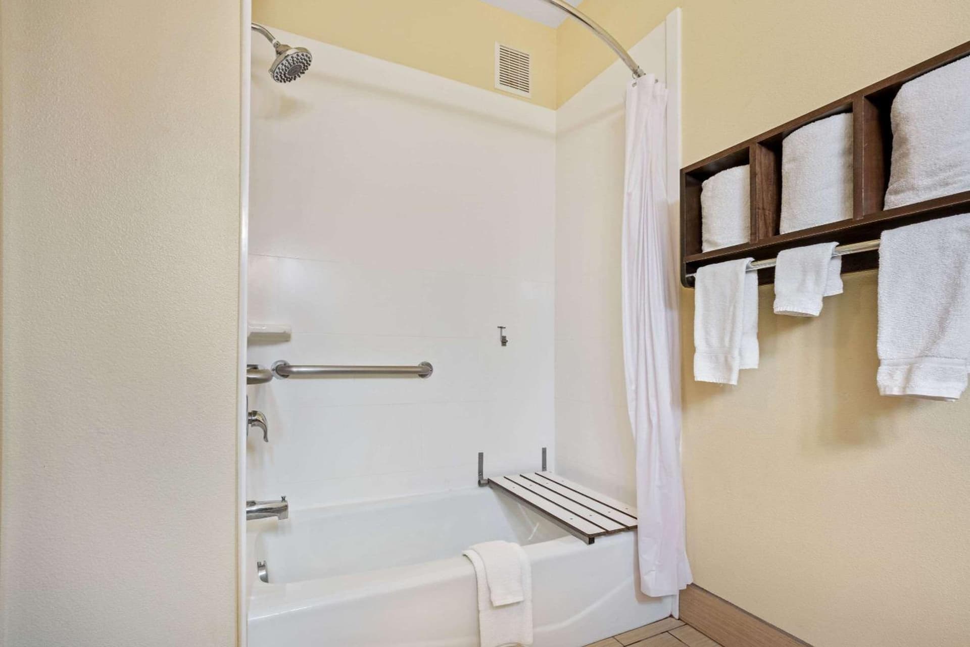 La Quinta by Wyndham Boise Airport gallery photo in Boise, ID — image 37