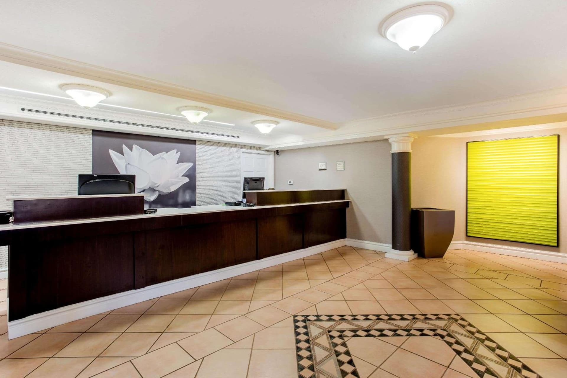 La Quinta Inn by Wyndham Champaign gallery photo in Champaign, IL — image 12