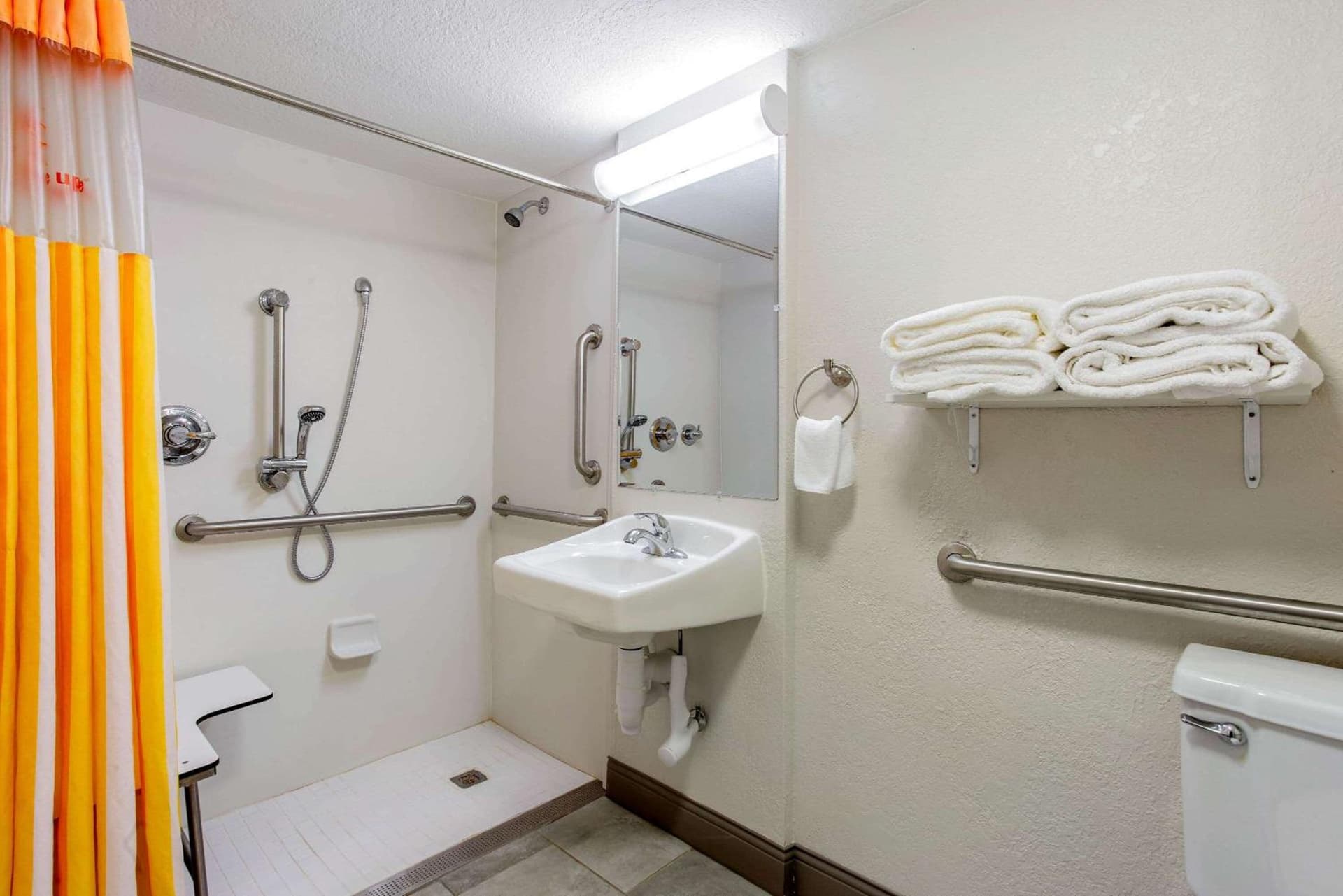 La Quinta Inn by Wyndham Champaign gallery photo in Champaign, IL — image 44