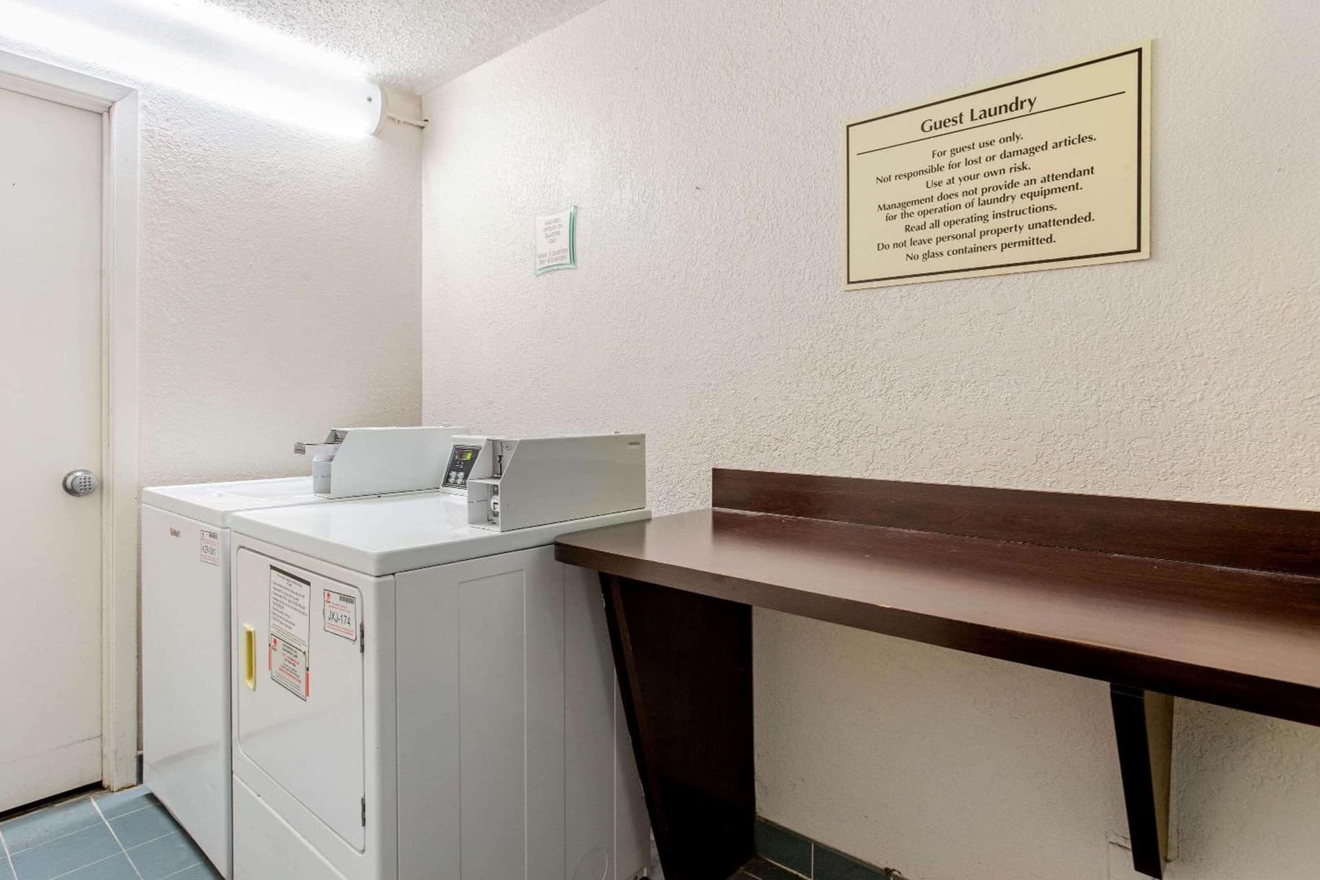 La Quinta Inn by Wyndham Champaign gallery photo in Champaign, IL — image 18