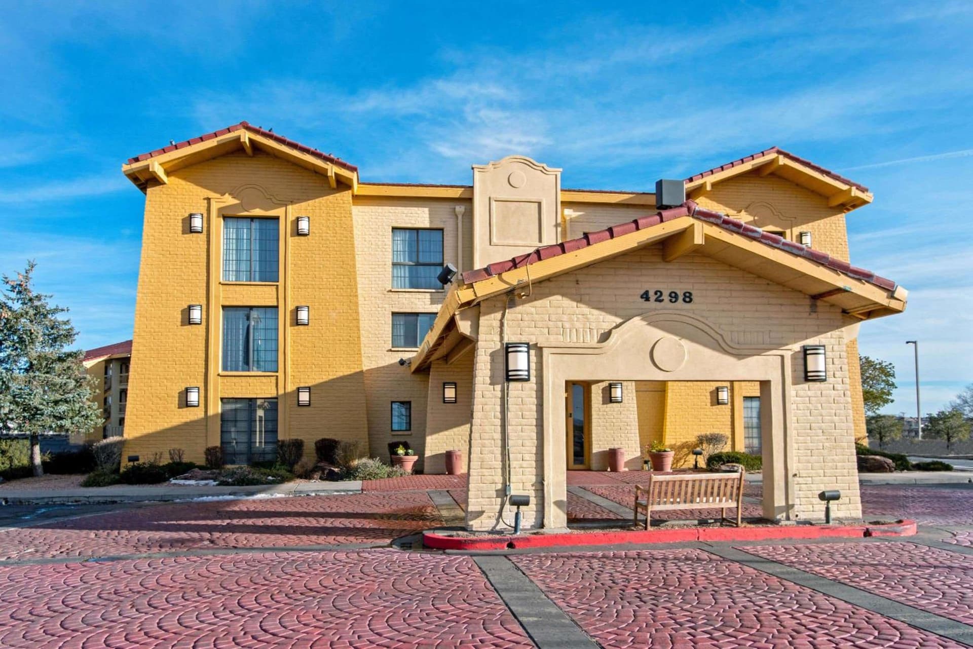 La Quinta Inn by Wyndham Santa Fe interior in Santa Fe, NM — gallery photo 2