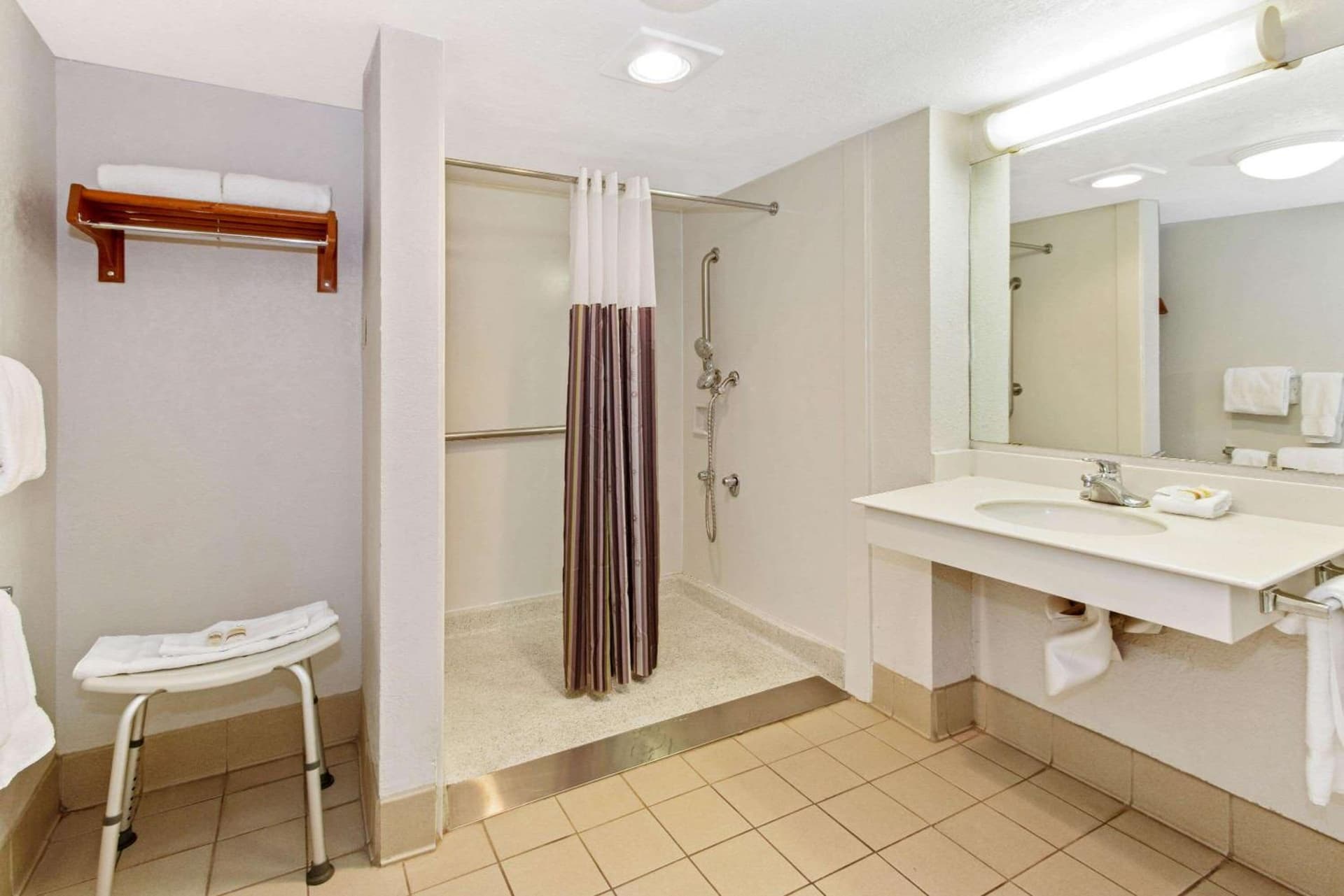 La Quinta Inn by Wyndham Santa Fe gallery photo in Santa Fe, NM — image 22