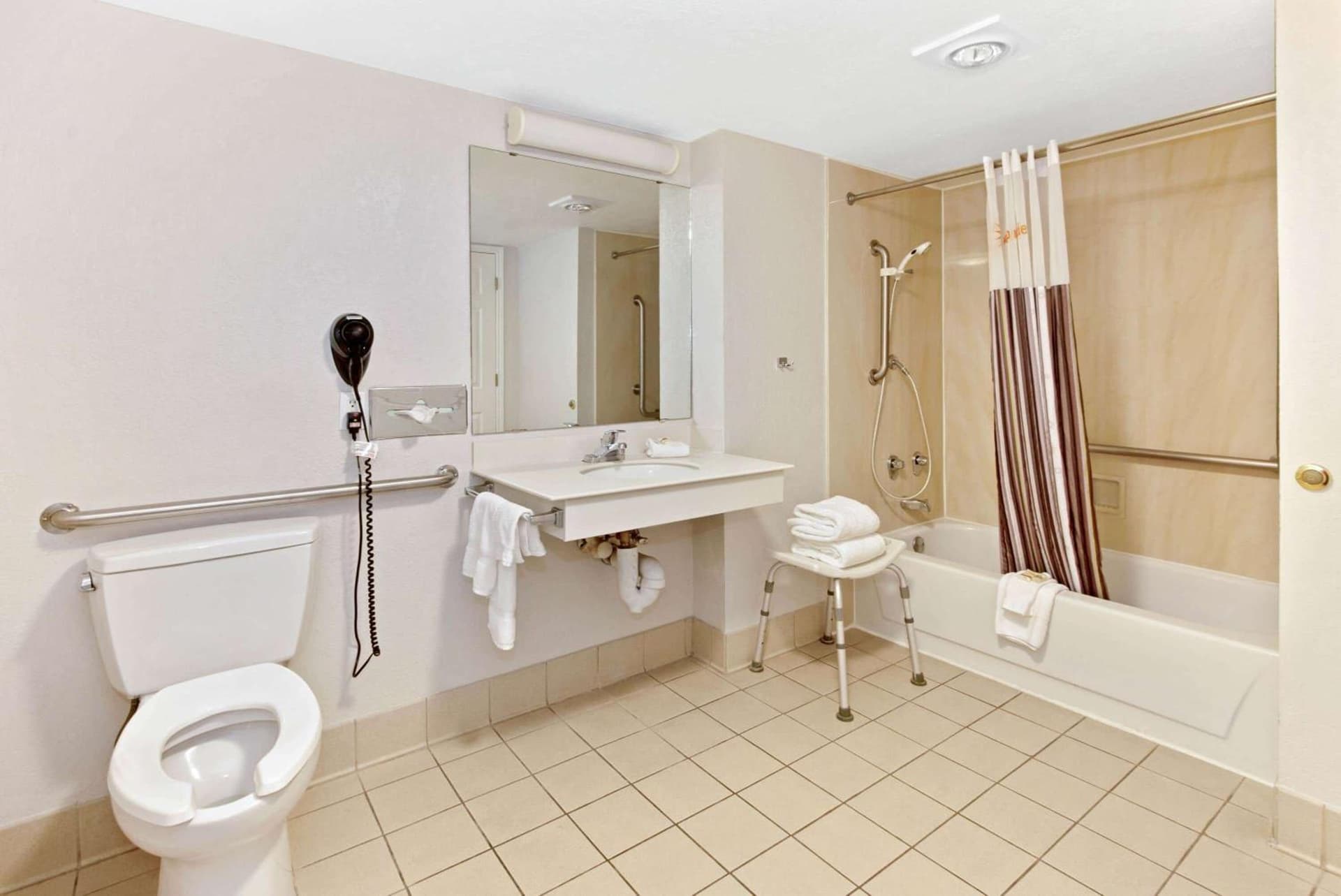 La Quinta Inn by Wyndham Santa Fe gallery photo in Santa Fe, NM — image 13