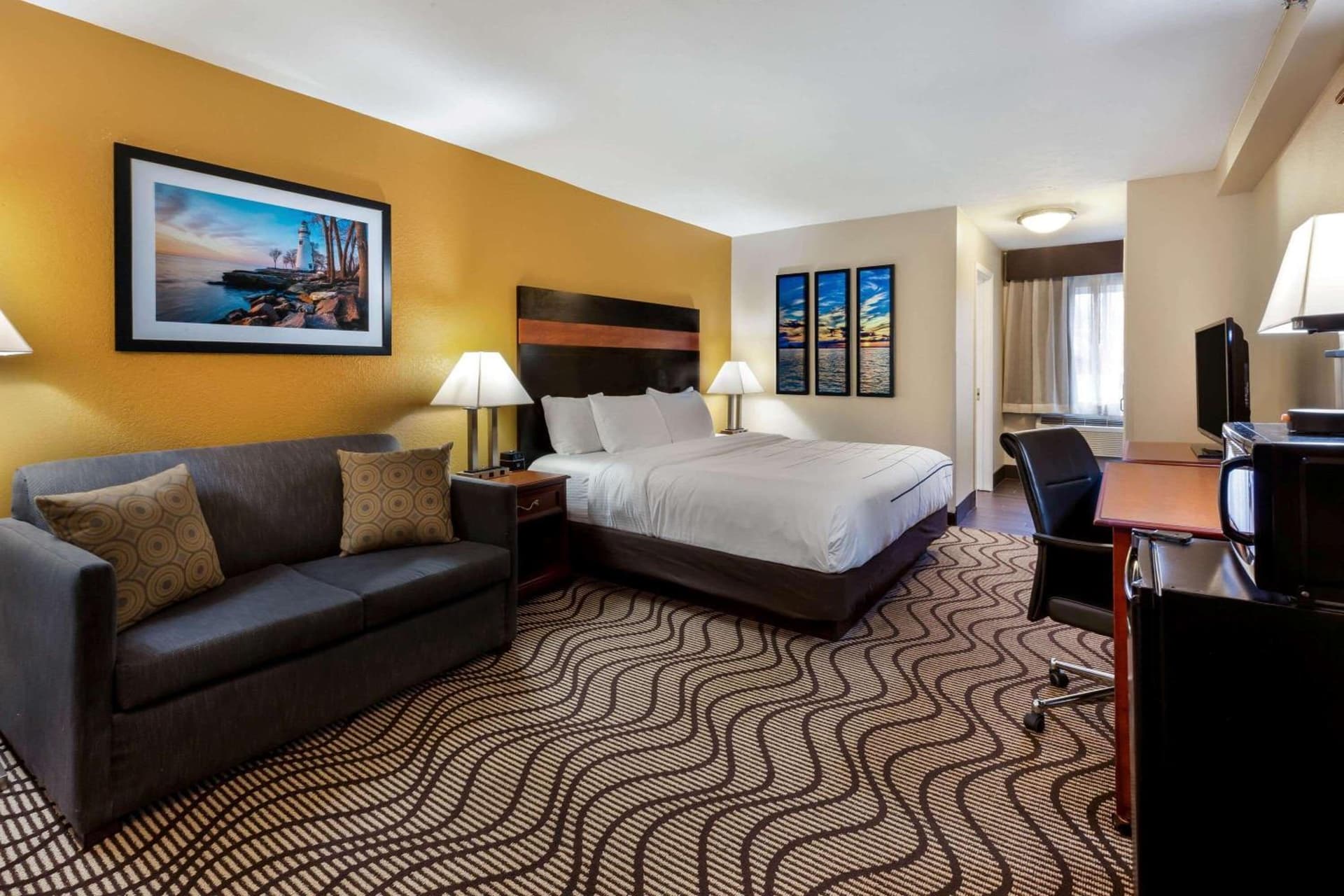La Quinta Inn by Wyndham Sandusky near Cedar Point gallery photo in Sandusky, OH — image 33