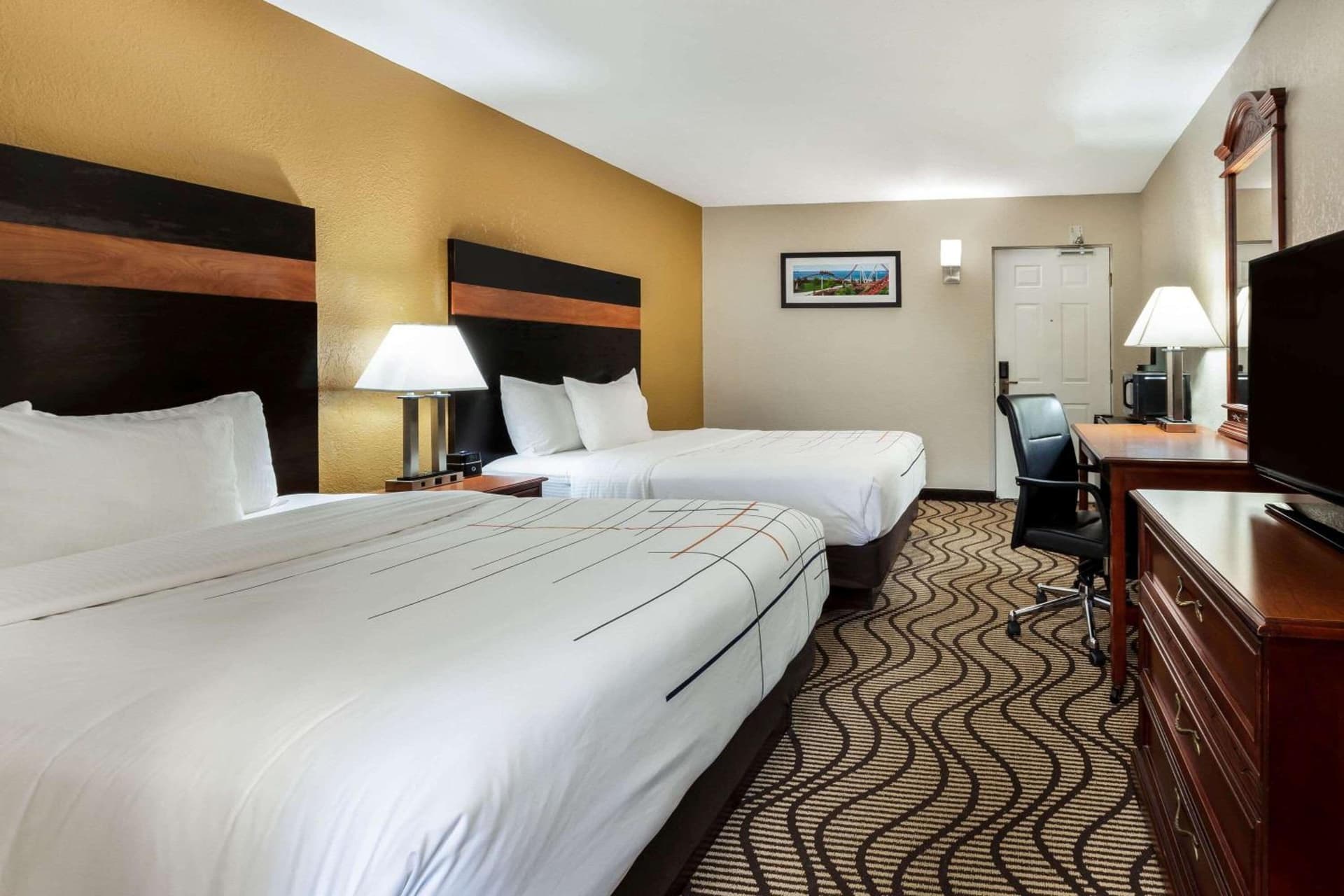 La Quinta Inn by Wyndham Sandusky near Cedar Point gallery photo in Sandusky, OH — image 29