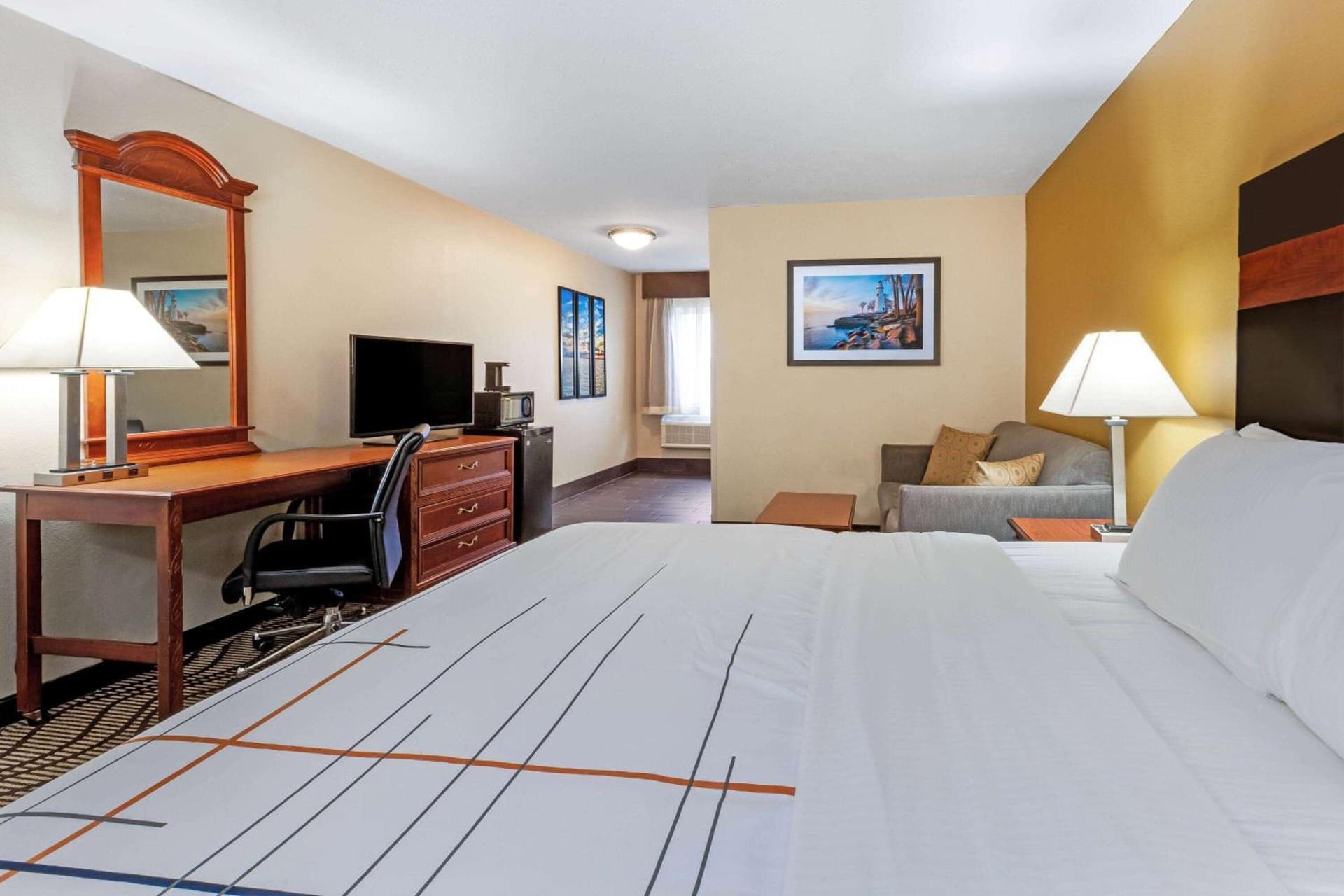 La Quinta Inn by Wyndham Sandusky near Cedar Point gallery photo in Sandusky, OH — image 20