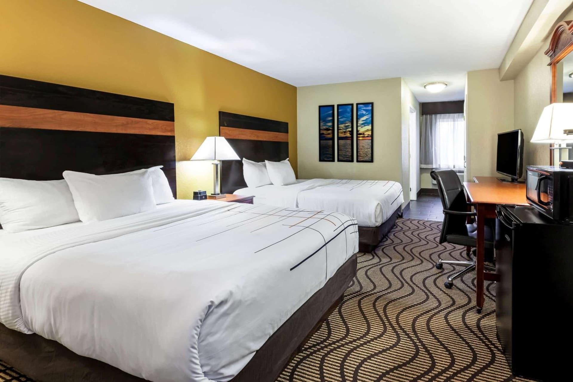 La Quinta Inn by Wyndham Sandusky near Cedar Point gallery photo in Sandusky, OH — image 40