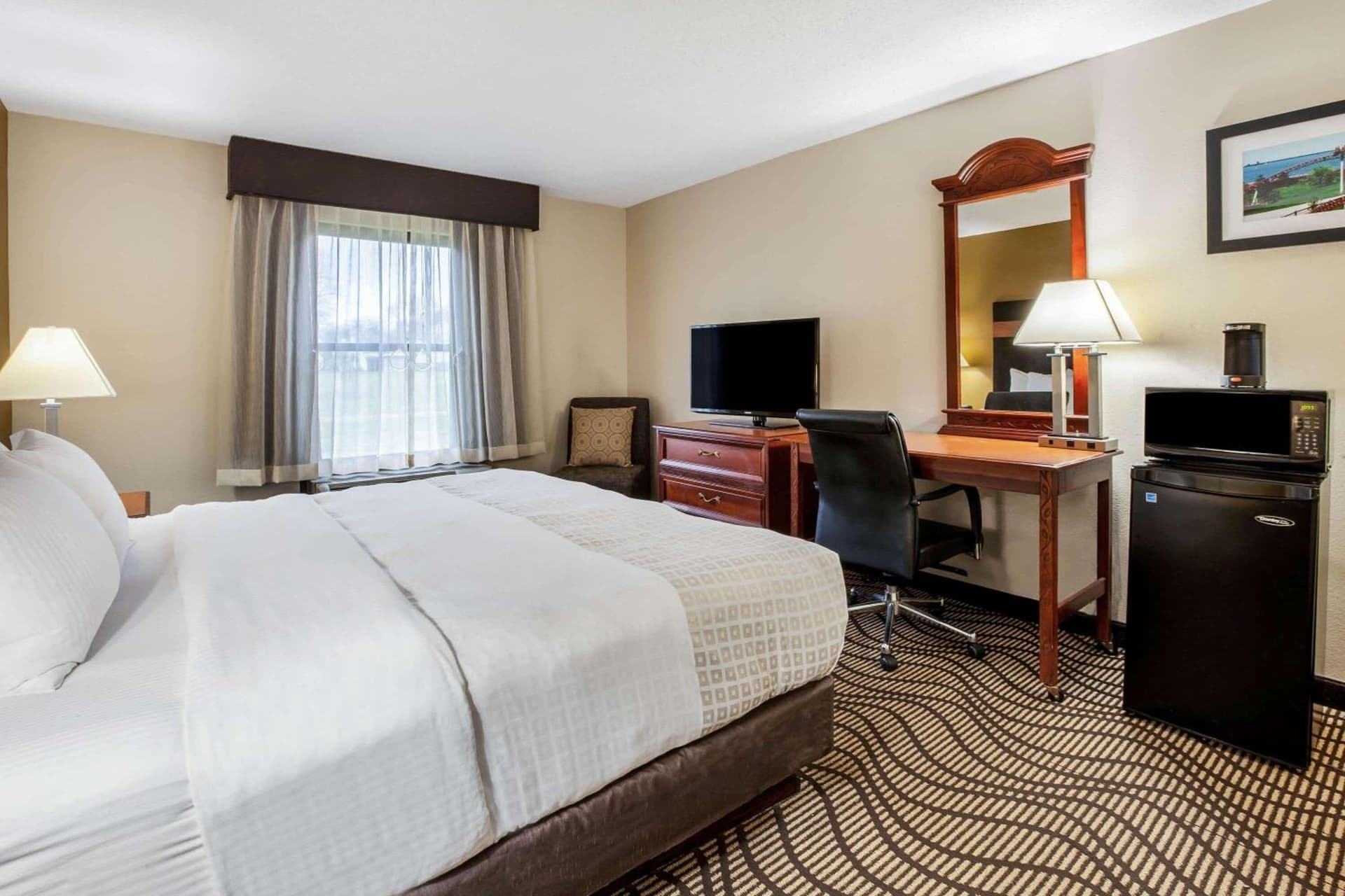 La Quinta Inn by Wyndham Sandusky near Cedar Point gallery photo in Sandusky, OH — image 8