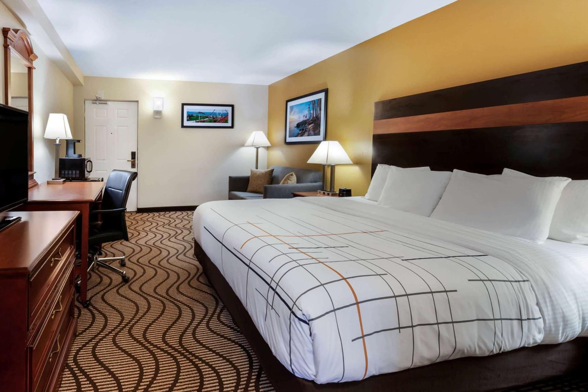La Quinta Inn by Wyndham Sandusky near Cedar Point gallery photo in Sandusky, OH — image 23