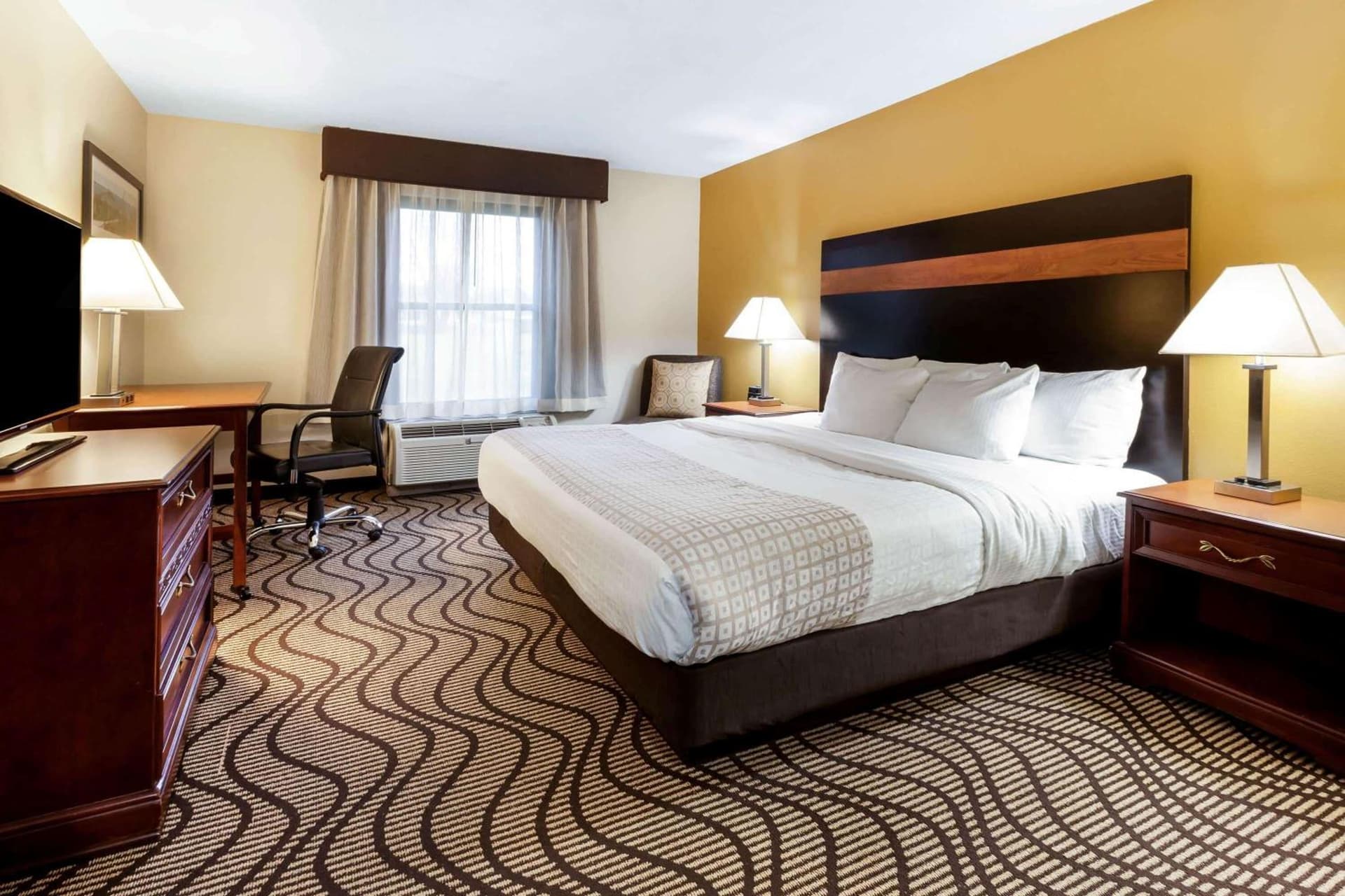La Quinta Inn by Wyndham Sandusky near Cedar Point gallery photo in Sandusky, OH — image 13