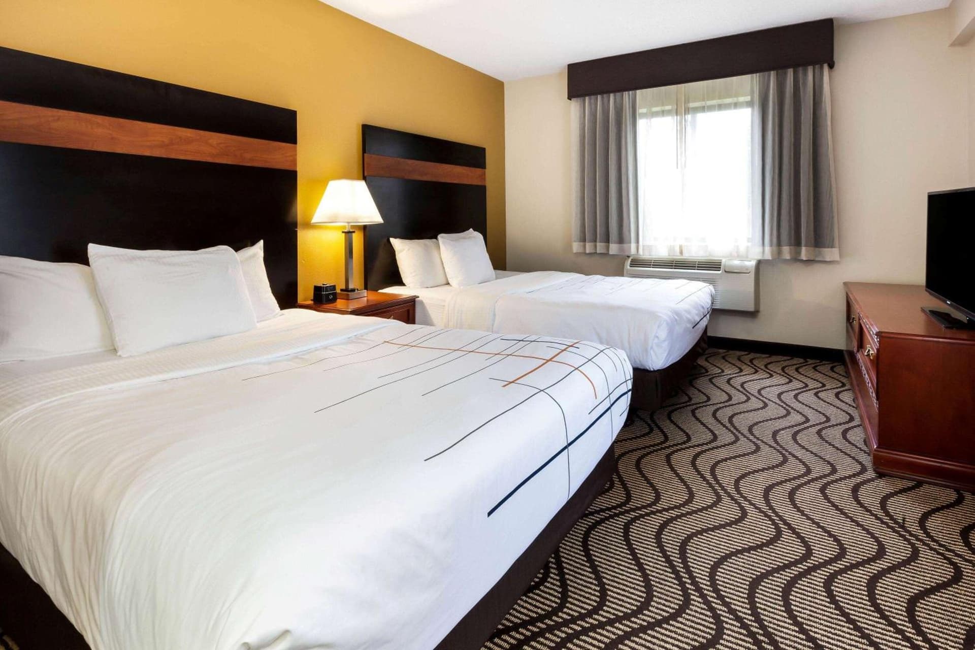 La Quinta Inn by Wyndham Sandusky near Cedar Point gallery photo in Sandusky, OH — image 4