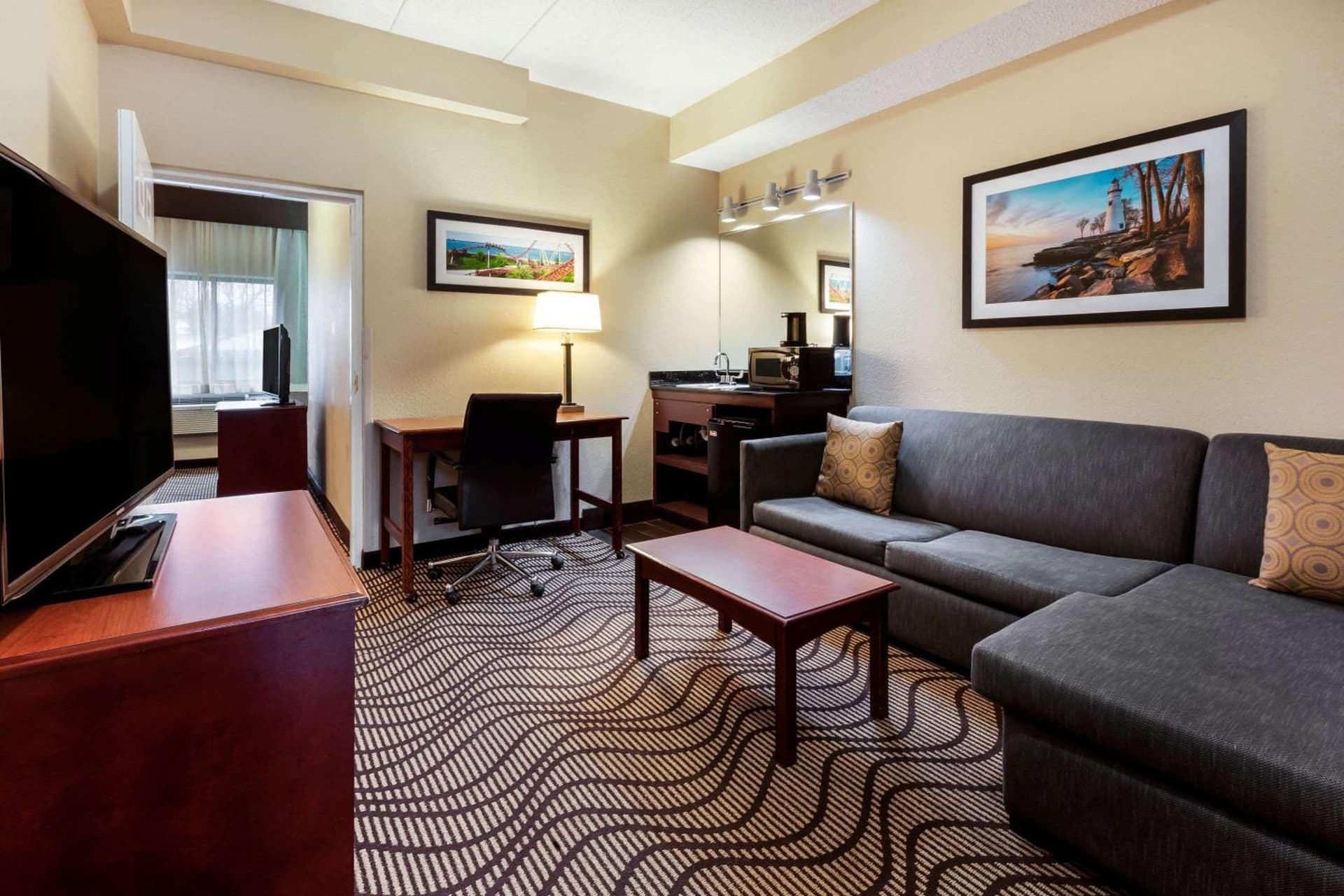 La Quinta Inn by Wyndham Sandusky near Cedar Point property views in Sandusky, OH — gallery photo 3