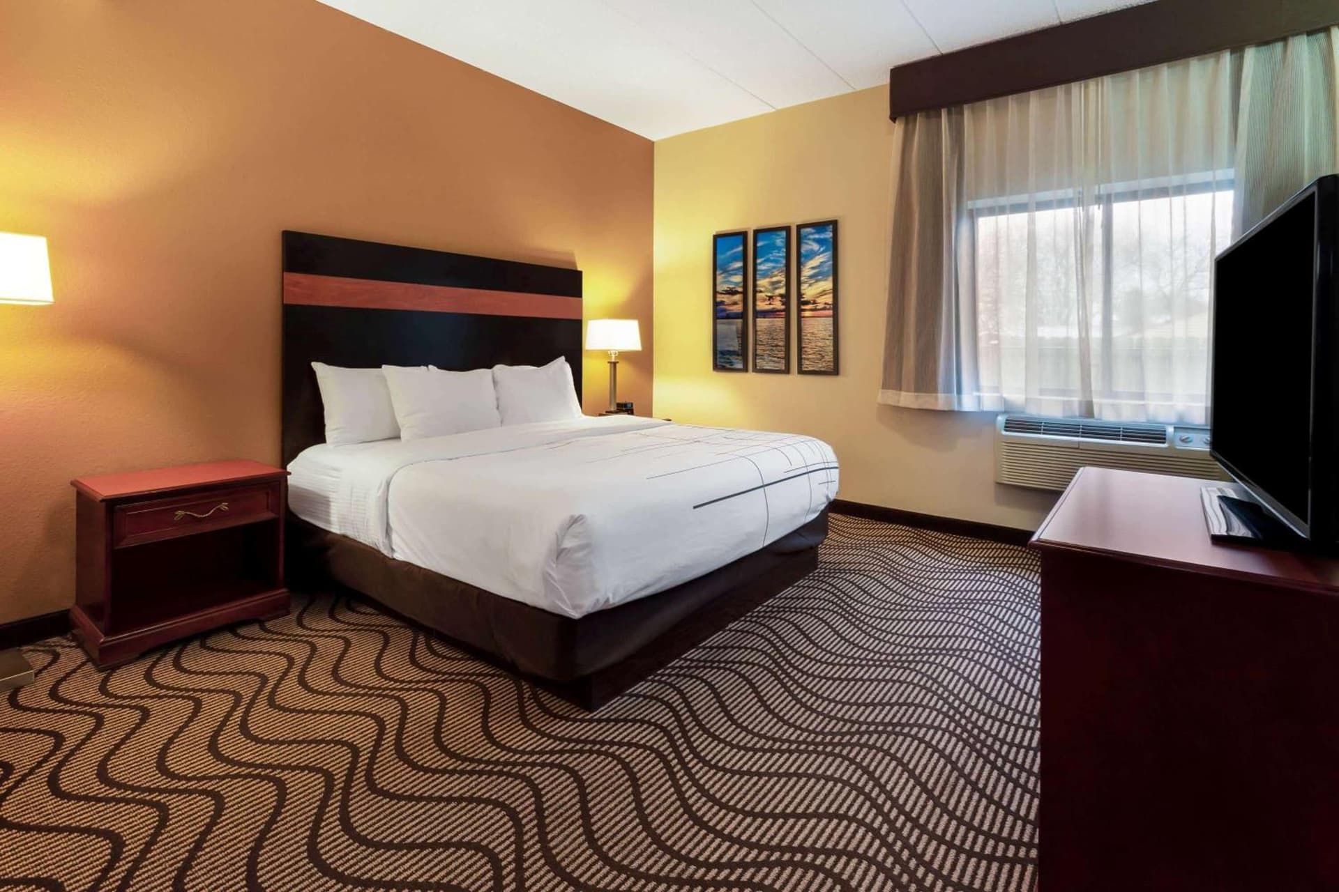 La Quinta Inn by Wyndham Sandusky near Cedar Point gallery photo in Sandusky, OH — image 27