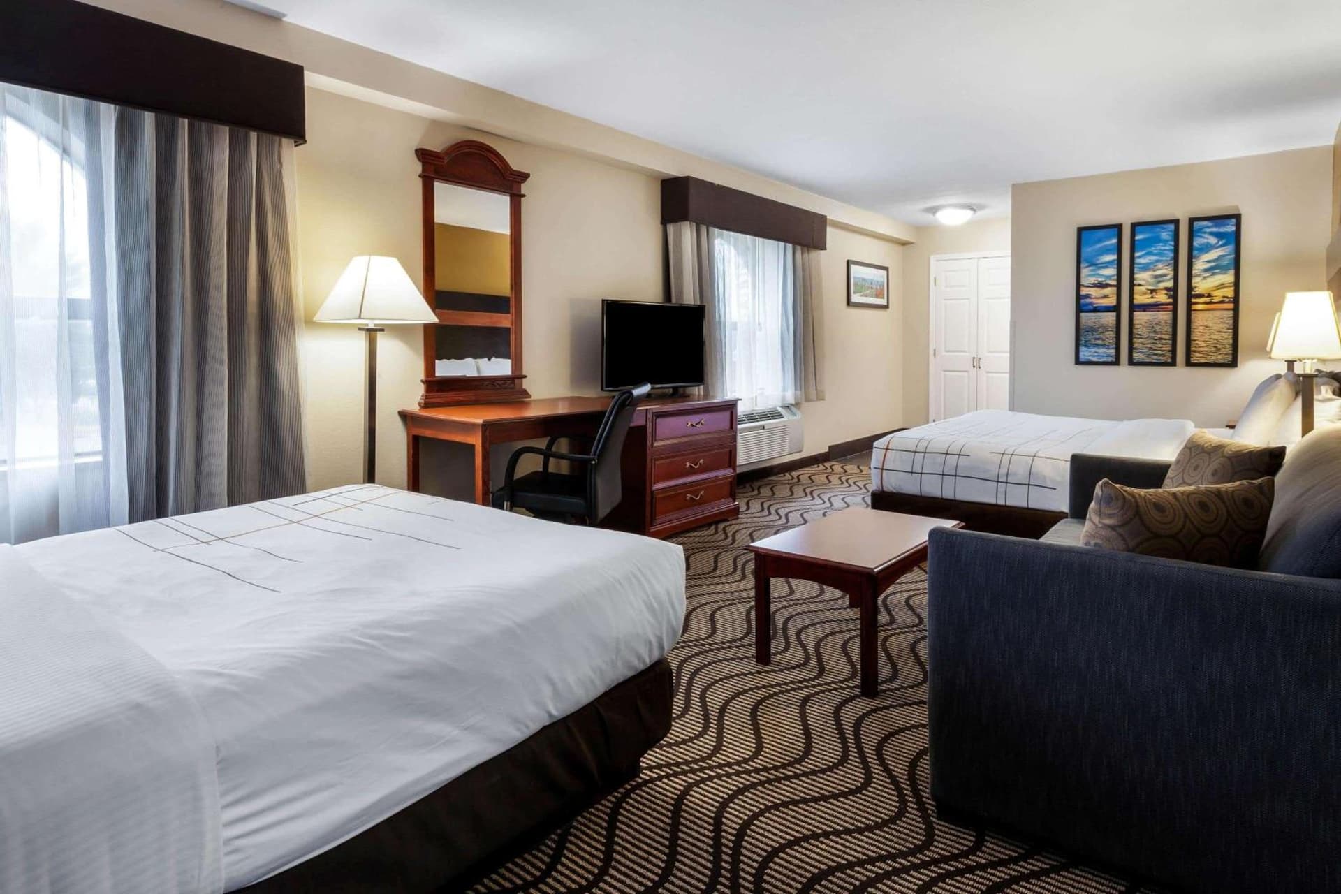 La Quinta Inn by Wyndham Sandusky near Cedar Point gallery photo in Sandusky, OH — image 18