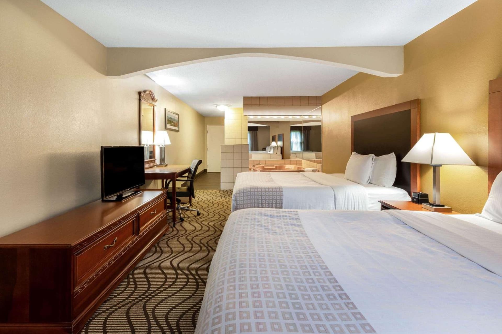 La Quinta Inn by Wyndham Sandusky near Cedar Point gallery photo in Sandusky, OH — image 7